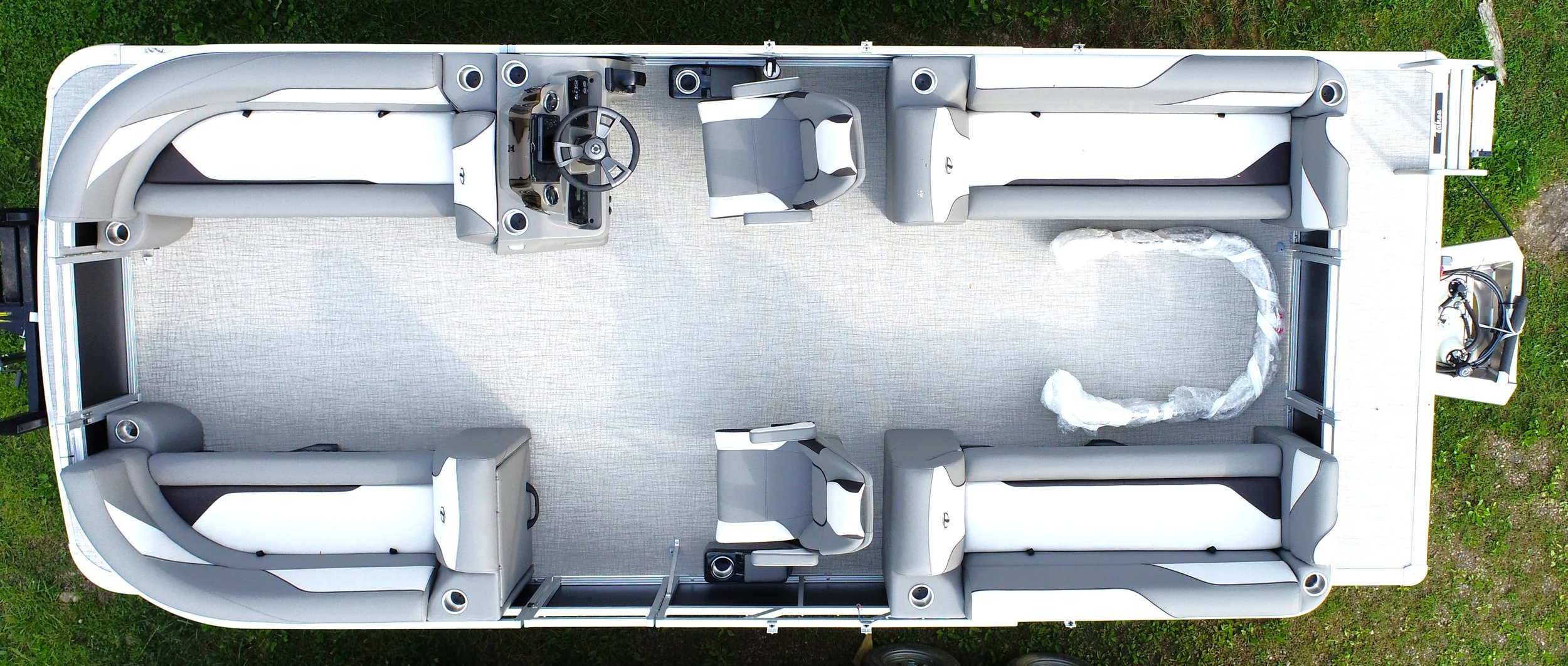 2024 Sport 85 2385 QL Matte Blk Overhead.JPG