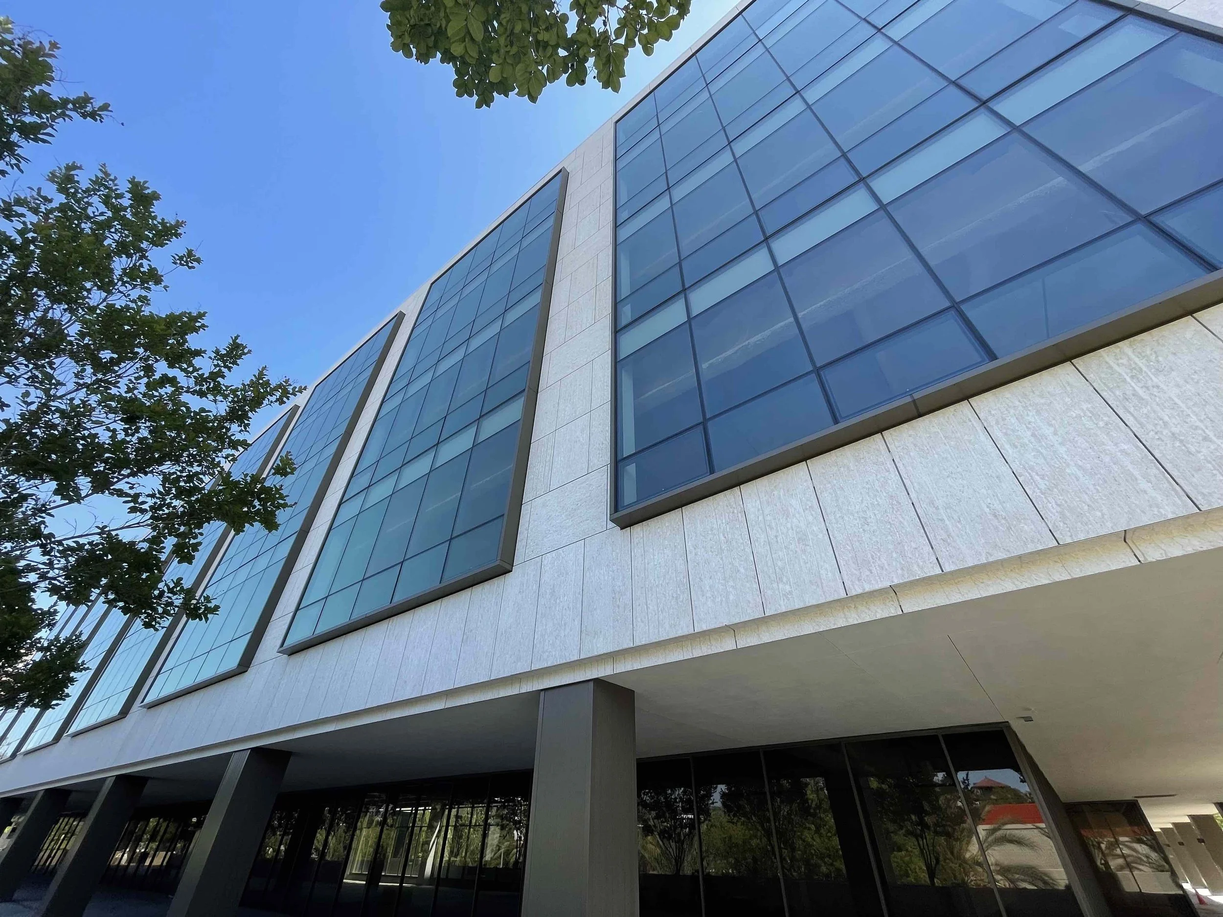 YKK Vitrum Glass Aragon Construction 101 S Pasadena 3.jpg