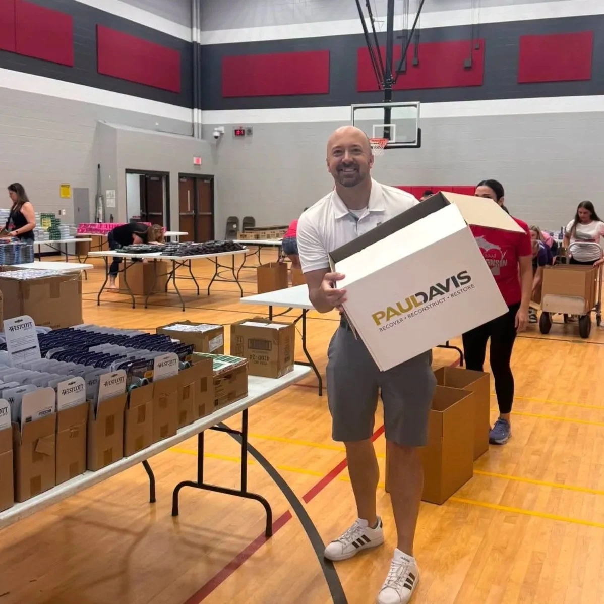 Do-Good-Wisconsin-Teacher-Supply-Drive3.jpg