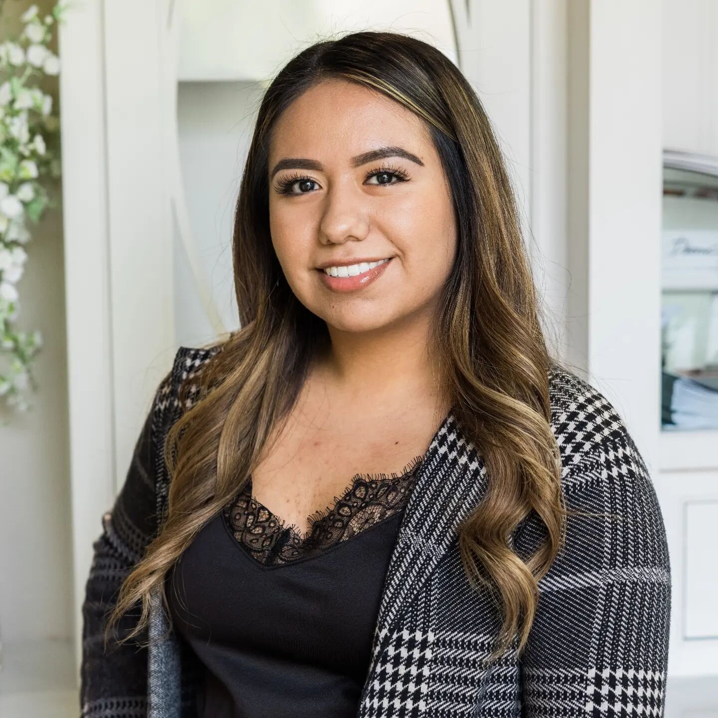 Have you met Celeste? 

She's one of our ID assistants, working on different parts of our business. She's been such an asset, helping to keep me on top of my to-do list. 

Before starting her career in Interior Design, Celeste always loved
remodeling