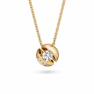 Calla necklace in yellow gold.jpg