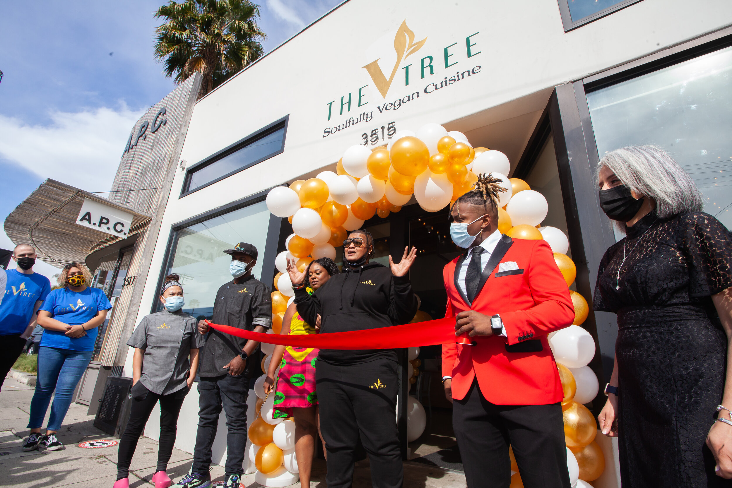 V Tree Ribbon Cutting-8.jpg