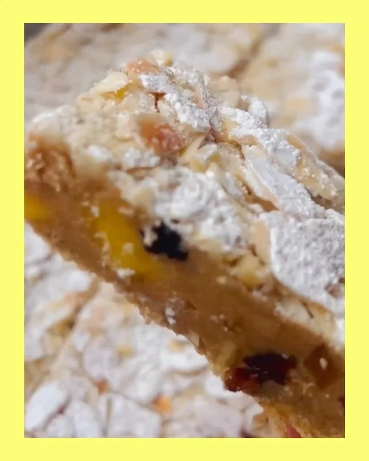 Make your morning linger just a little longer… π₯±βοΈβ¨ 
Our NEW Stollen Blondies are here… filled with dried fruits, mixed peel, hints of marzipan, crushed almonds and gently laced with warming spices.. they’re buttery, rich and ma