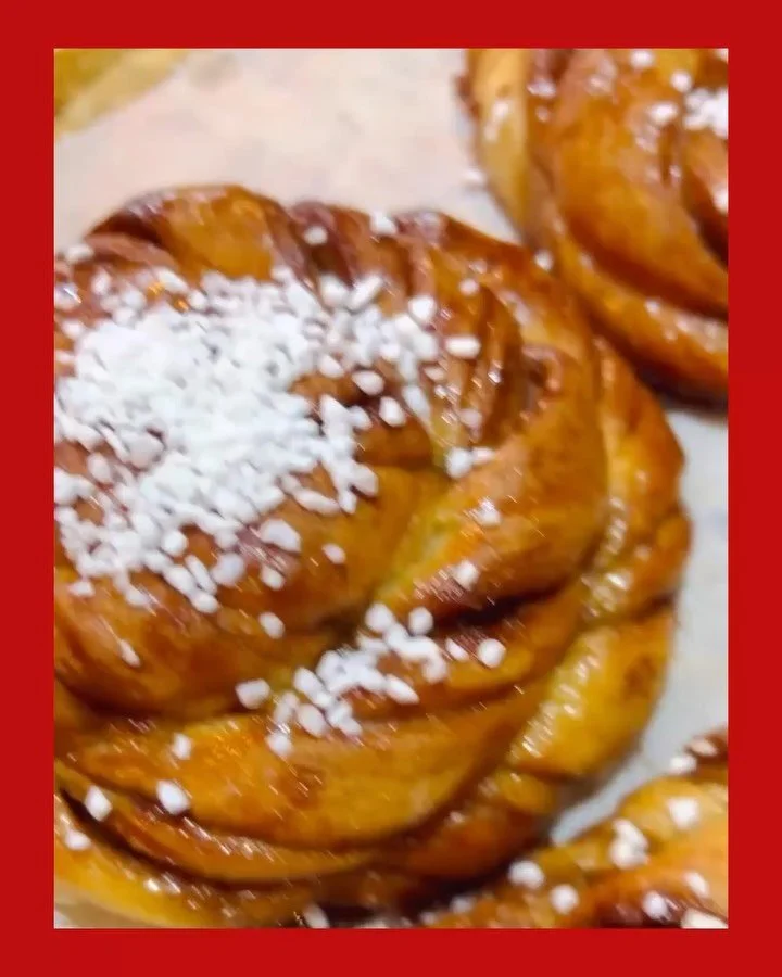 Some days need coffee. Others need a cinnamon twist. Wednesdays need both. 👍🏼🫵🏼🥨☕️✨💫