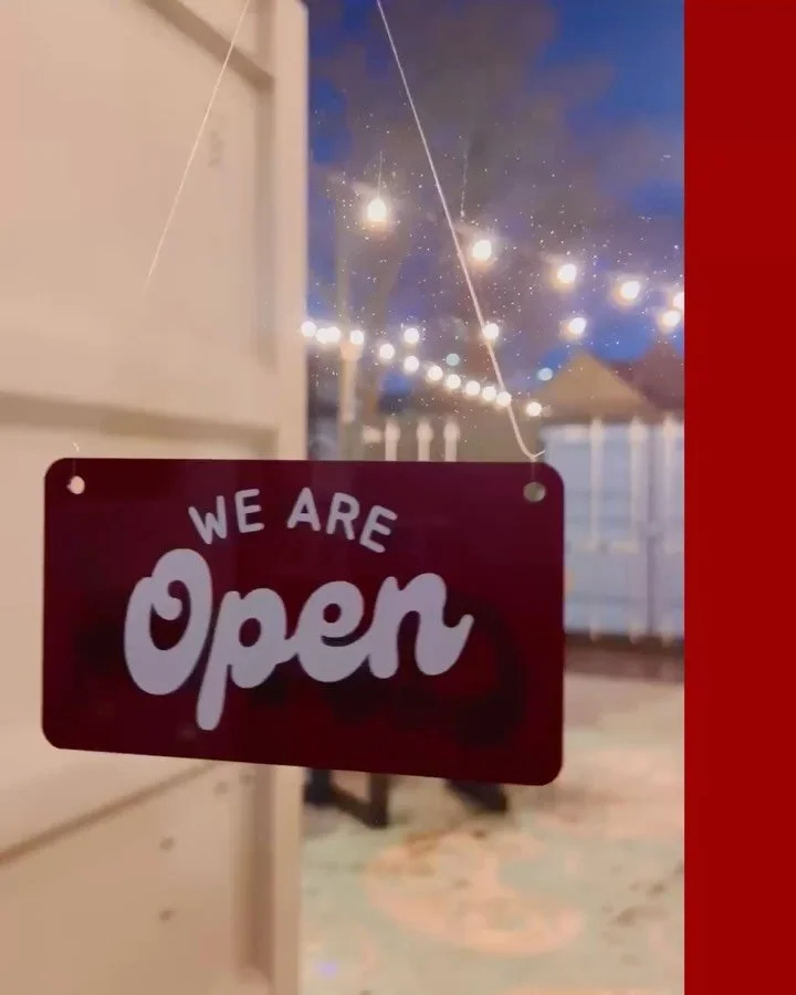 IT&rsquo;S HAPPENING ✨

We&rsquo;re opening our doors this Saturday 17th Jan at @st_saviours_yard 🌝 Come say Hi from 11am&ndash;4pm 👋🏼👋🏼
Free Sea salt brownie bites &amp; Stollen blondie bites for all you lovely buns! See you there!! BIG 🥨🤗🤗✨