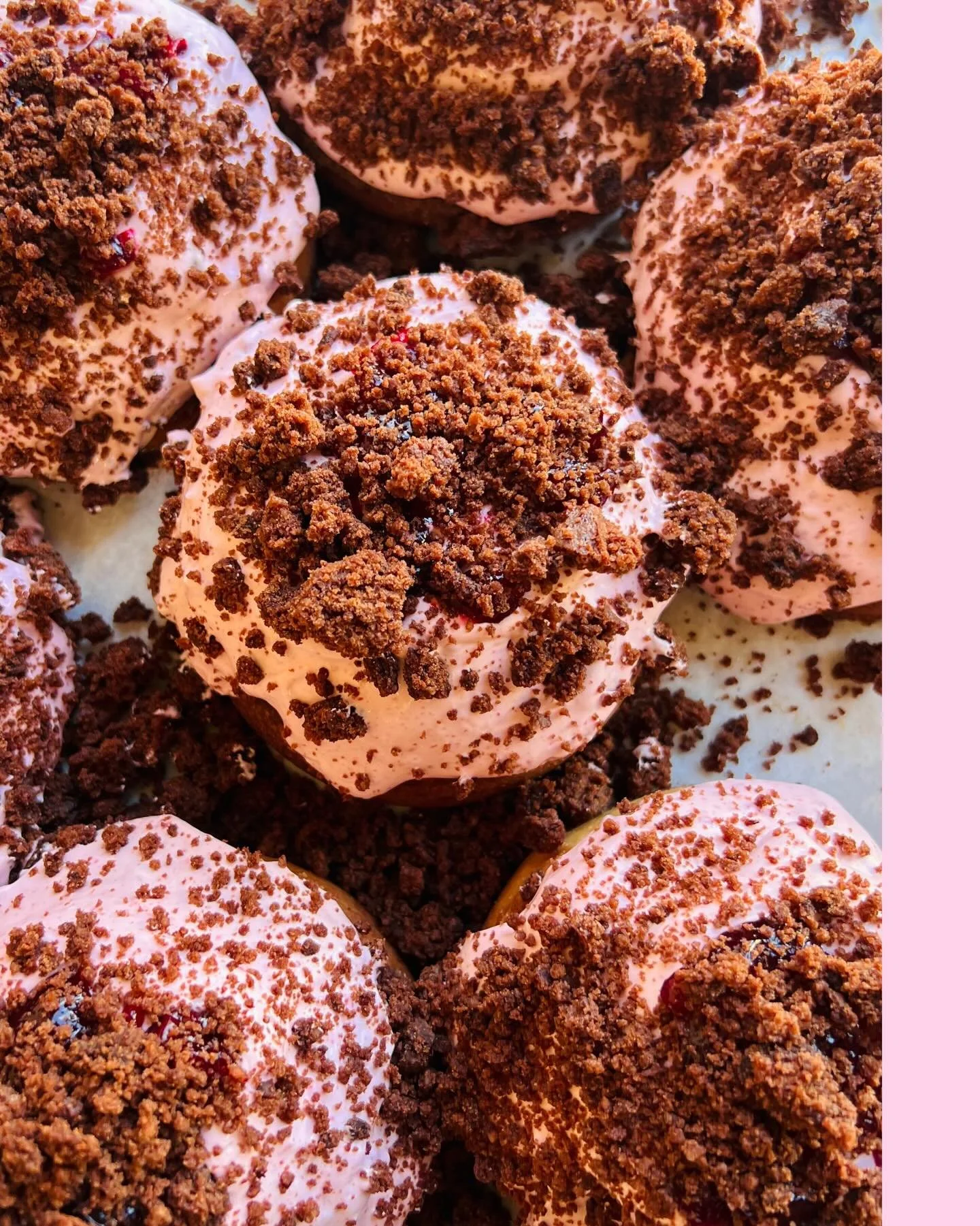 Sunshine + sweet treats = the perfect Saturday ☀️🍒

Our Chai Cherry Cream &amp; Choc Crumble Buns are here for ONE DAY ONLY &mdash; spiced, creamy, fruity and topped with a crumbly choc topping 🌝✨ Get them while the sun&rsquo;s shining&hellip; and 