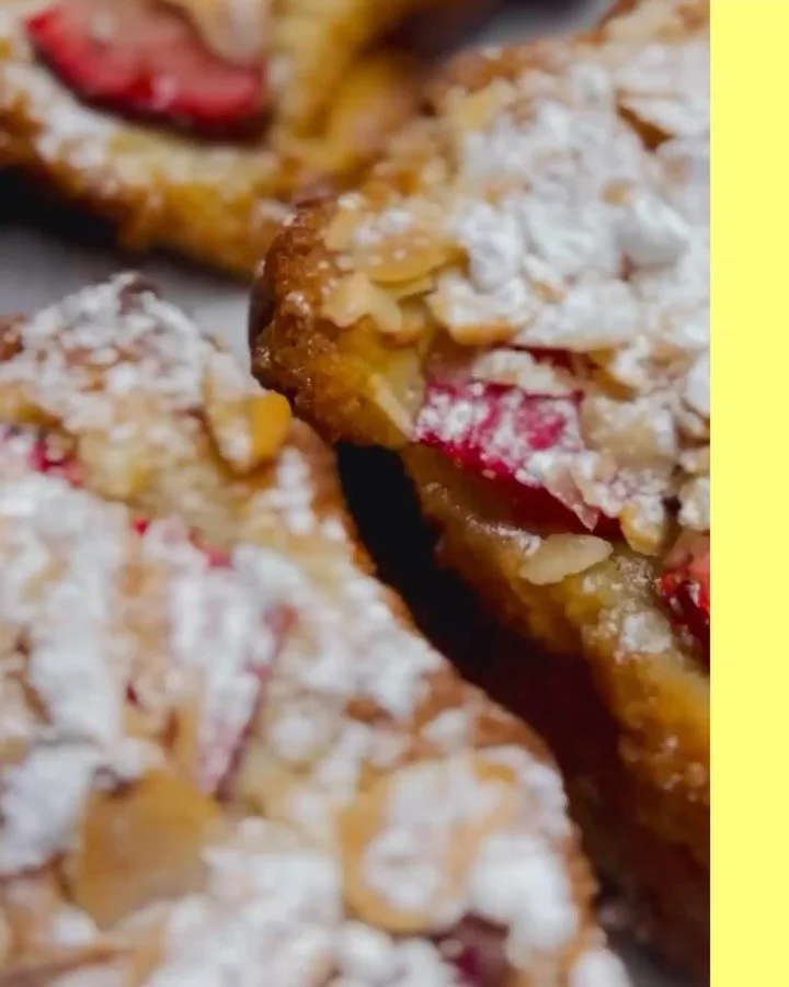 Spring. Has. Sprung. 🌸

Rhubarb &amp; Strawberry Almond Bostock = HERE 🍓✨ Sweet, tangy, nutty &amp; a little bit crumby in the best way..💫

New buns &amp; sweet treats = Fri&ndash;Sun 👀 &hellip; so come say hi &amp; get your daily dough-s 🌝👋🏼?