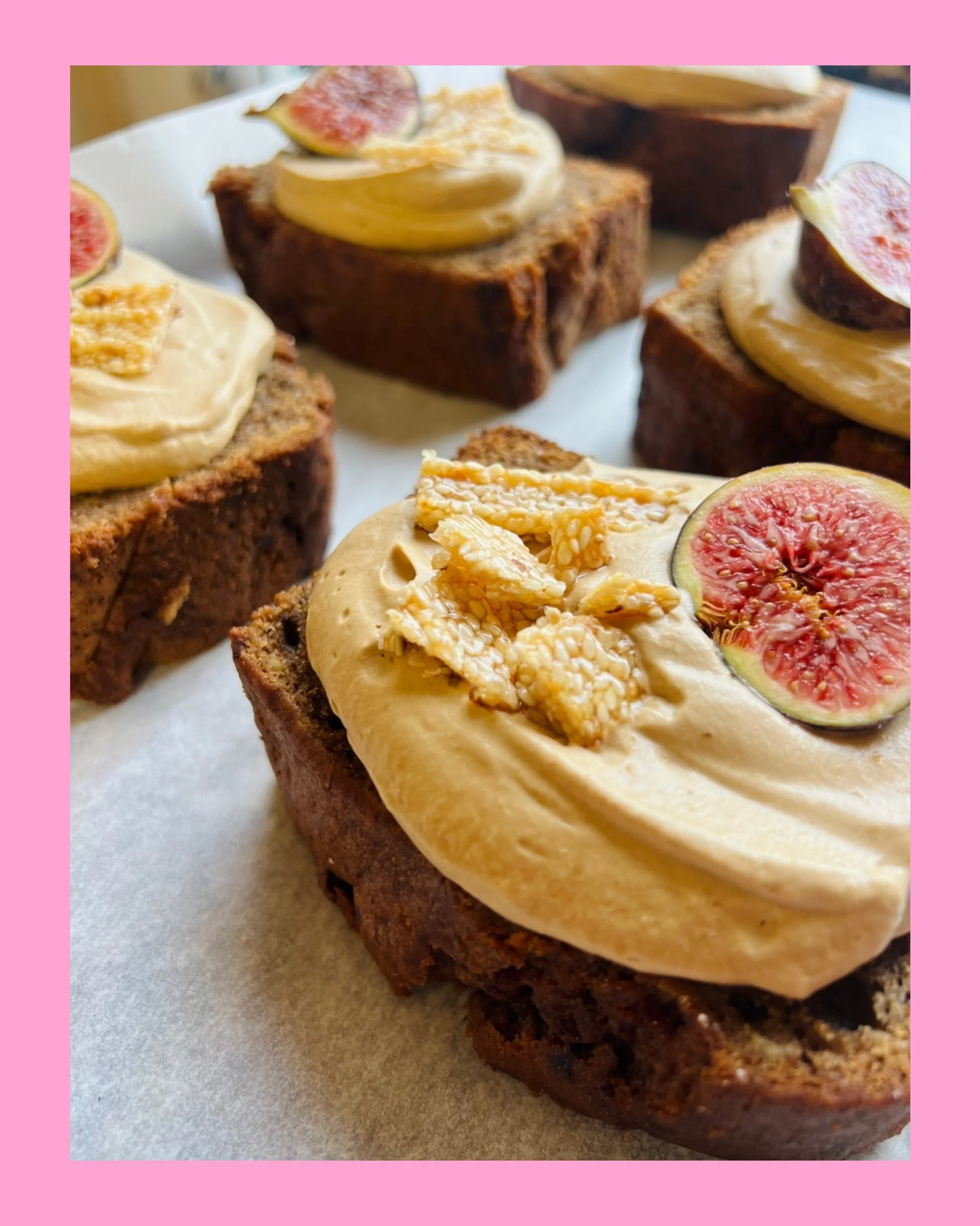 WHIPPED HONEY ESPRESSO FIG BANANA SLICES 🍯☕️

Sweet figs, fresh banana slices (baked every morning) spiced with a hint of  cardamom and cinnamon and topped with a creamy &amp; more-ish whipped honey espresso mascarpone cream&hellip;it&rsquo;s gooooo