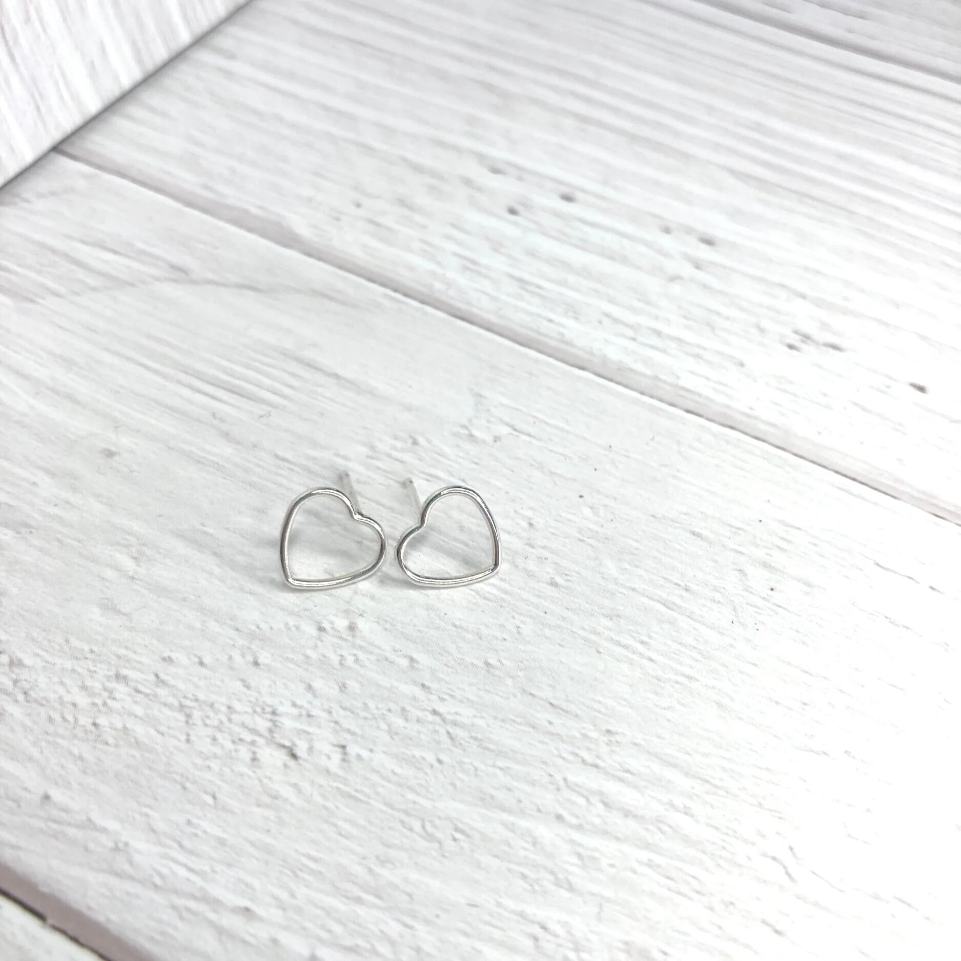 silver wire heart earrings handmade valentines gift