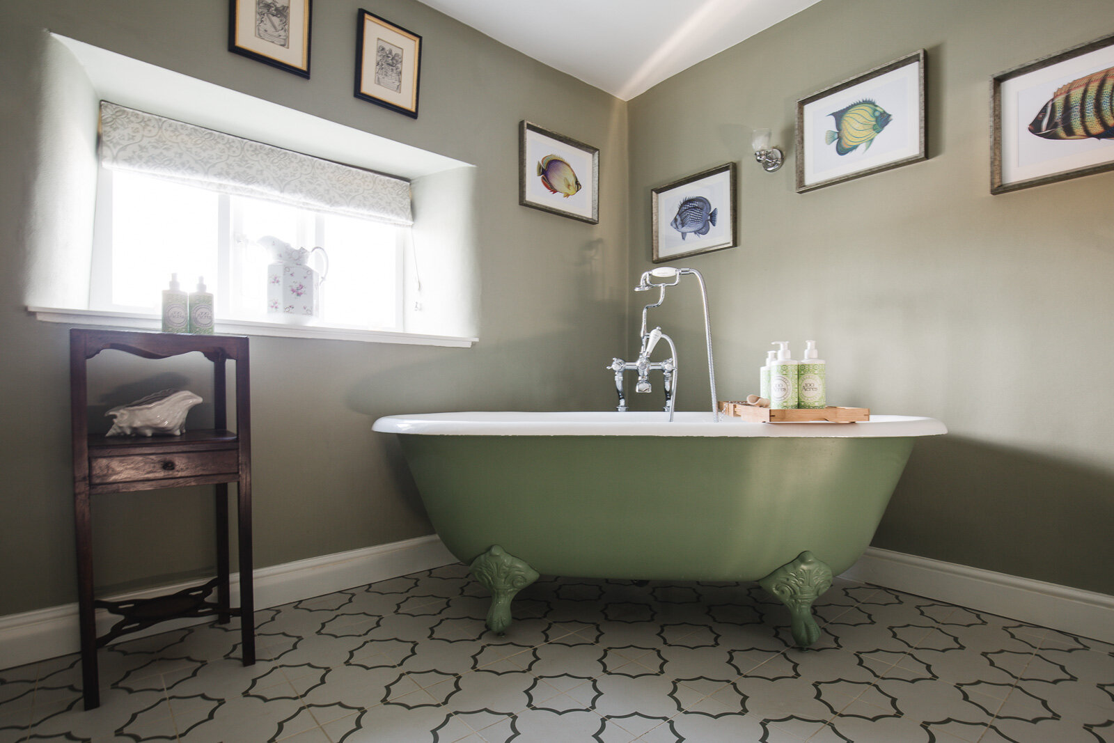 Cast iron bath interior photograph