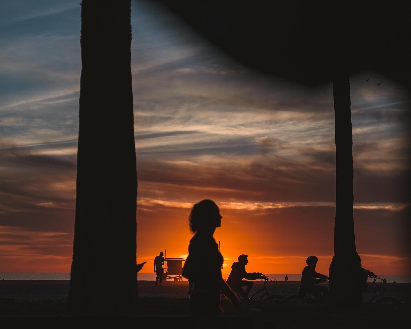 You know you&rsquo;re a tourist when: you&rsquo;re the only person on Venice Beach stopping to admire the sunset.