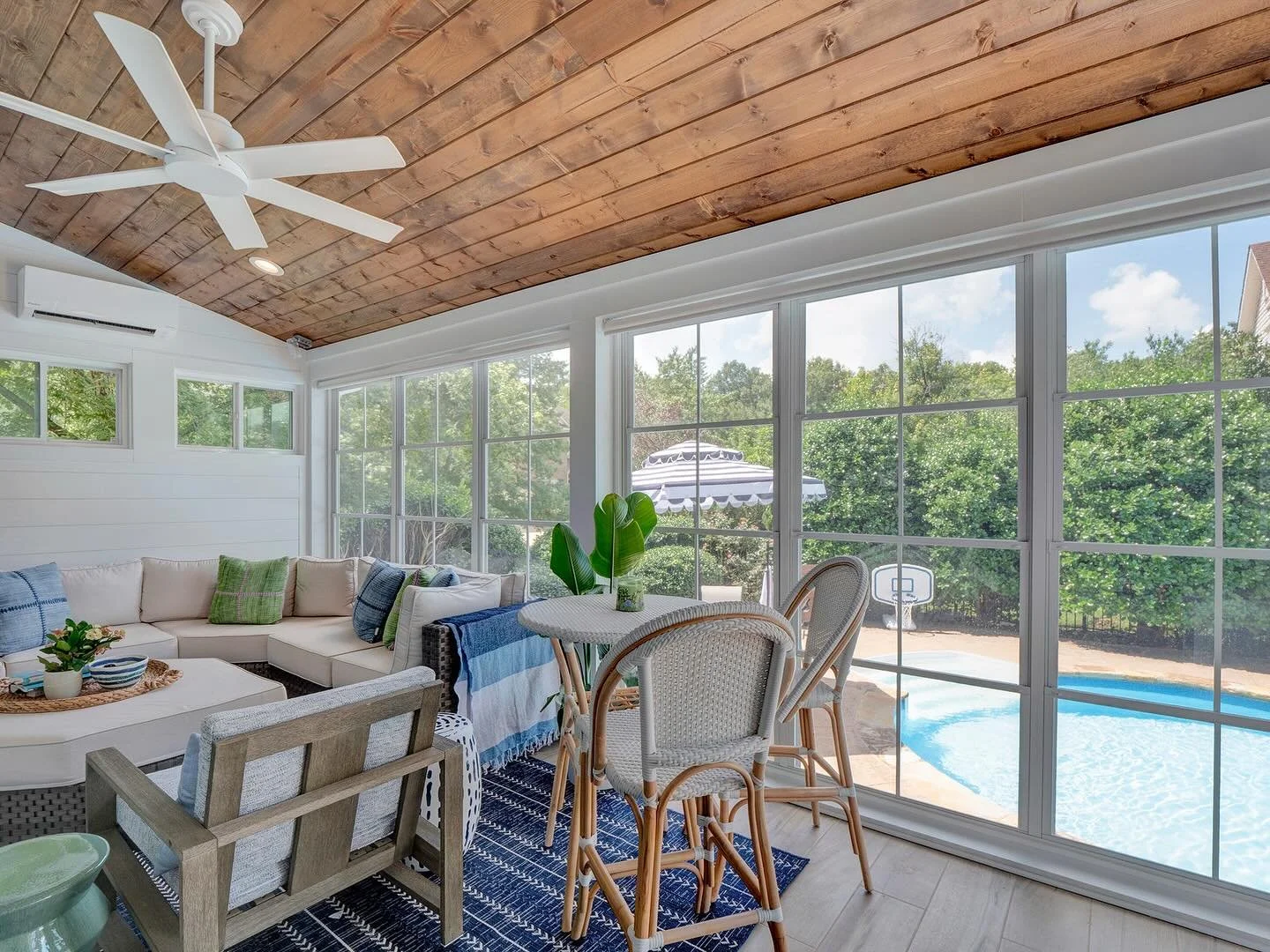 Another angle at this peaceful oasis 🏝️
@kbhomeimprovementnc construction 
All design by @withfaithanddesign