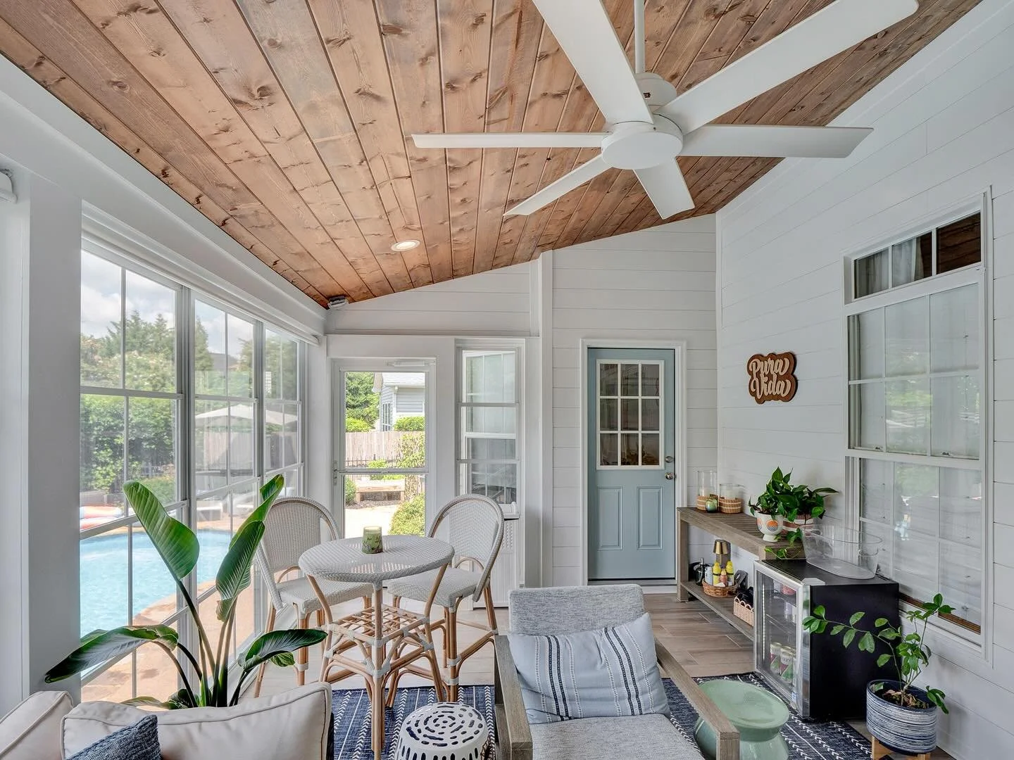 Savoring those last sips of summer ☀️
@kbhomeimprovementnc all interior design by @withfaithanddesign