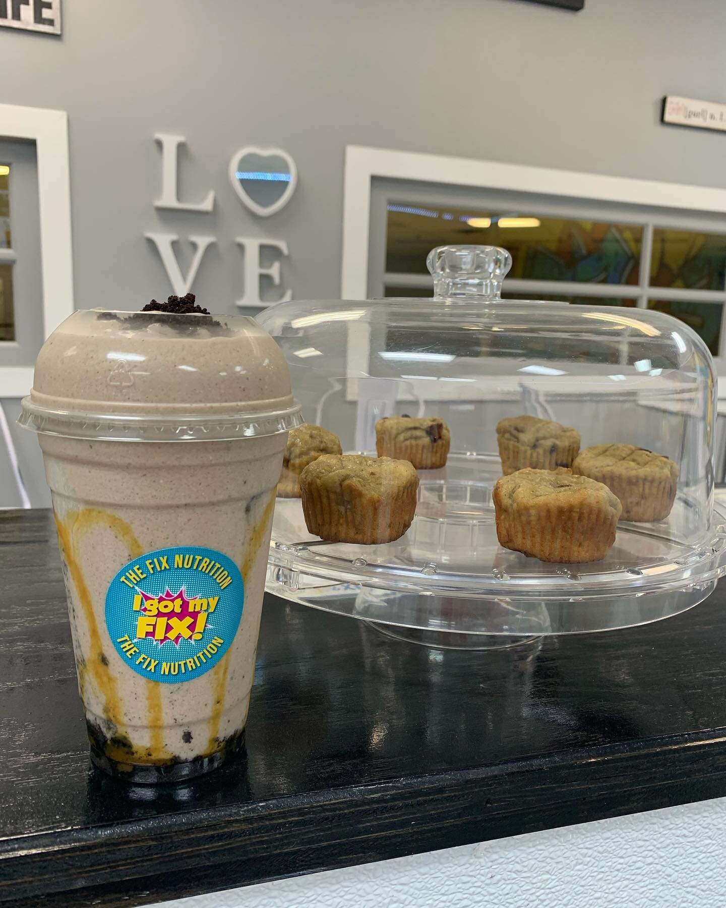 Good morning!!! TGIF!!! Come get your protein banana nut muffin and Oreo cold brew! What a great combo for breakfast! Low calorie! Low carb! Low sugar! Who says eating healthy can&rsquo;t be YUMMY??? 

Here 7am - 6pm today!
☎️ 734-693-2368 call/text 