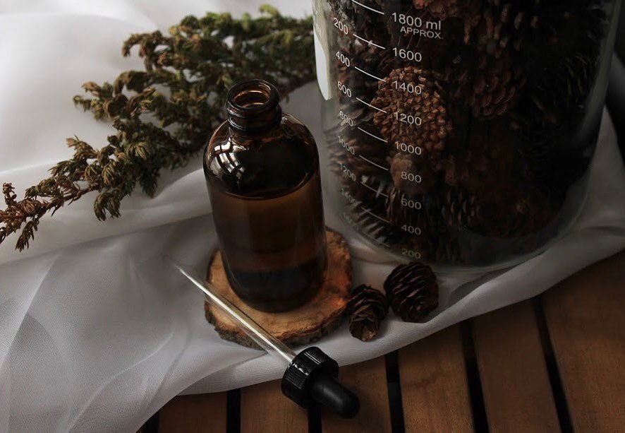 On est tellement impatient de vous recevoir &agrave; nouveau chez nous cet &eacute;t&eacute; (!!) 🤍✨ 

D&rsquo;ici l&agrave;, on travaille fort en &eacute;quipe parce qu&rsquo;on a une surprise pour vous d&rsquo;ici juin! 🤫🍃💛 Restez &agrave; l&rs