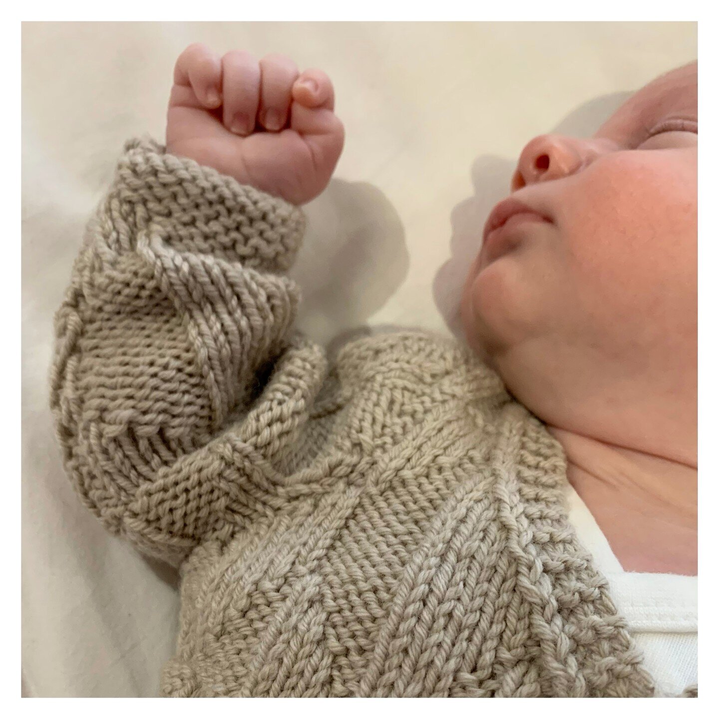 Two things I made last year; a baby and this cardigan 🥰

Yarn: Double Sunday by @petiteknit &amp; @sandnesgarn in Cardamom. Purchased from @knitandlivinguk. 

Pattern: Bluebell by @georgiafarrelldesign