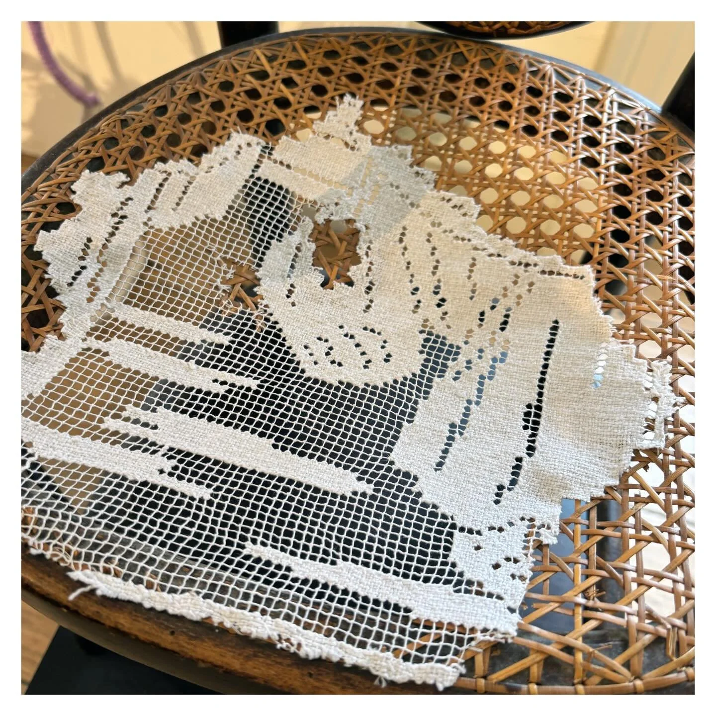 My highlights from Collect 2026 @collectartfair 

1. Jingyi Li | House of Bandits @1999jingyili @houseofbandits_ 
2. Sooyeon Kim | Siat Gallery @sooyeonkimjewelry @siatgallery 
3. Peter Collingwood | Margaret Howell @margarethowellltd 
4. Ebony Russe