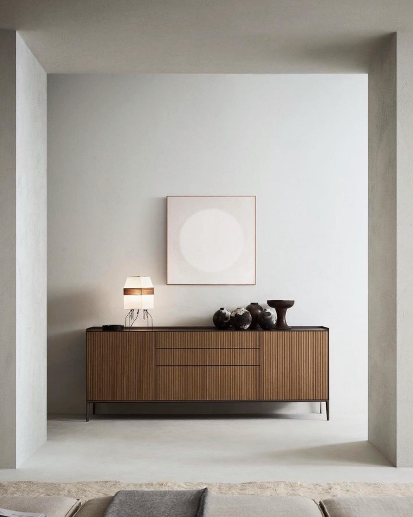 Linear rigour and formal lightness. A renewed aesthetic marks Rimadesio&rsquo;s iconic Self Up sideboard. 

Beautiful and functional design for your home 🫶🏻

#styling #softminimalstyle #livingroomdesign #livingroominspo #details #interiorstyle #hom