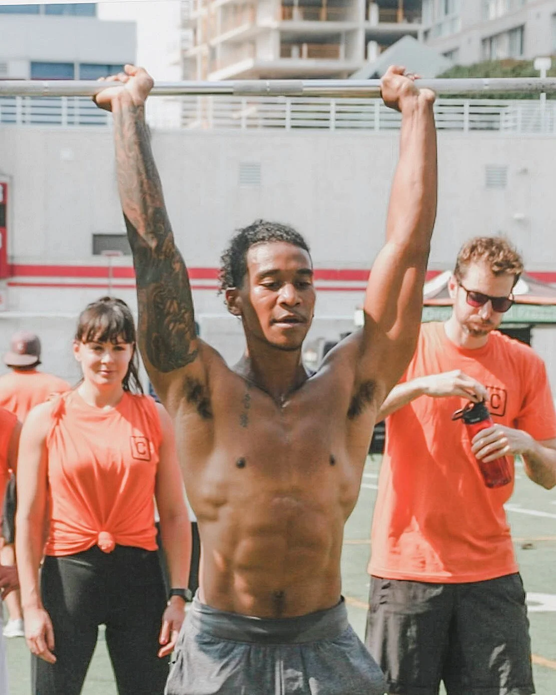 Oh hi @iamstevenbole 👋🏽
Who’s excited to get back under the bar? 🏋🏽‍♂️ 
Outdoor personal training is back THIS FRIDAY 🤞🏽
{DM TO BOOK YOUR SESSION!}