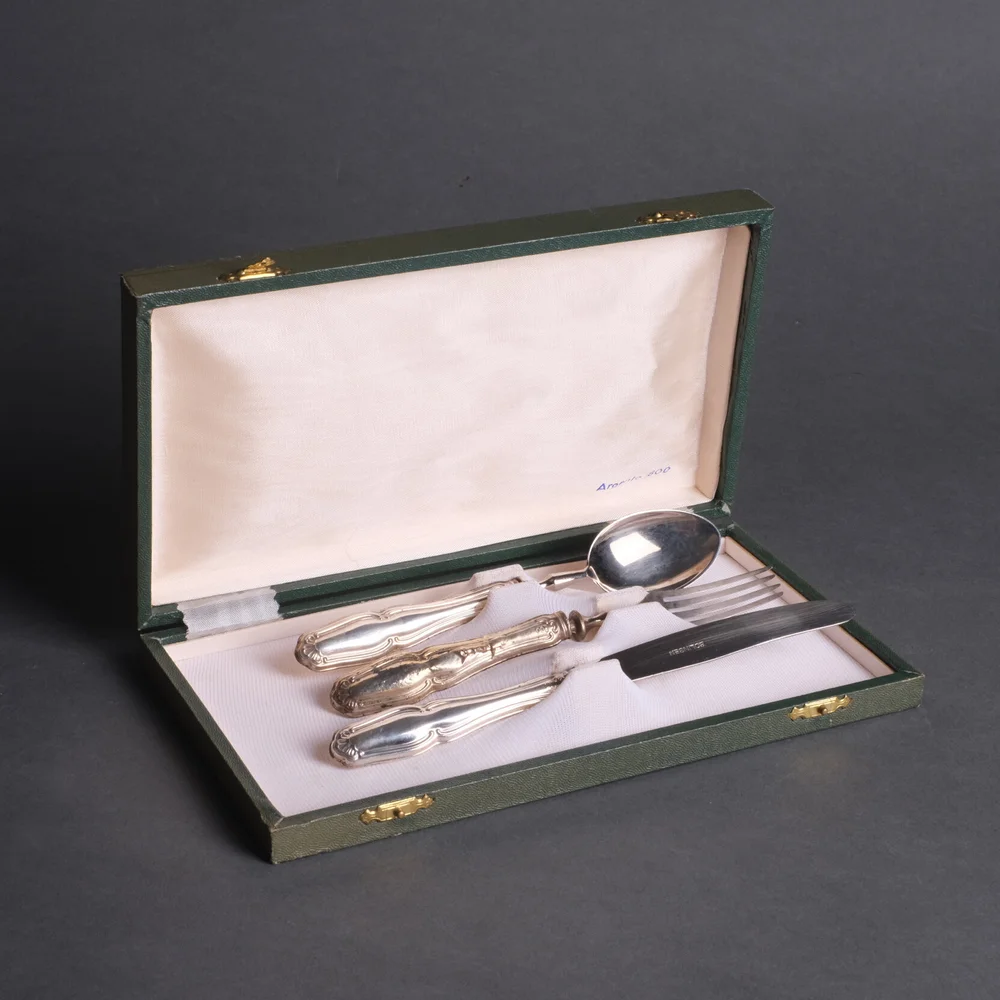 JUEGO DE CUBIERTOS DE PLATA 800<br/>(1961) — Santo Ecuador - Main Image