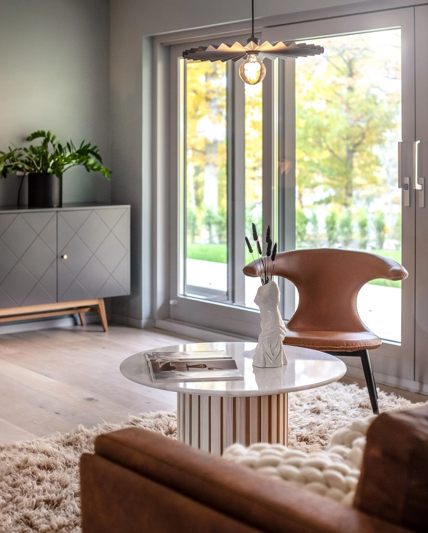 Bakom varje harmoniskt hem finns en plan.
Vi hj&auml;lper dig hitta din. 🏡

Styling @studiomaessing 
M&ouml;bler @maessing.se 
Foto @fotograf_ekenblom