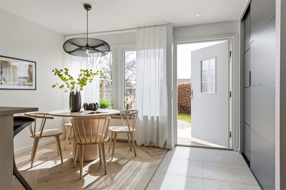 Vad g&ouml;r ett hus till ett hem? 🏡
F&ouml;r oss p&aring; Studio Maessing handlar det om balansen mellan estetik och funktion. 
Vi utg&aring;r alltid ifr&aring;n hur ett rum ska k&auml;nnas att bo i, inte bara hur det ser ut p&aring; bild. V&aring;