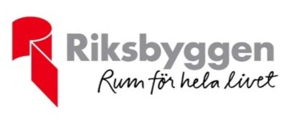 Logotyp för Riksbyggen med texten "Rum för hela livet" under.