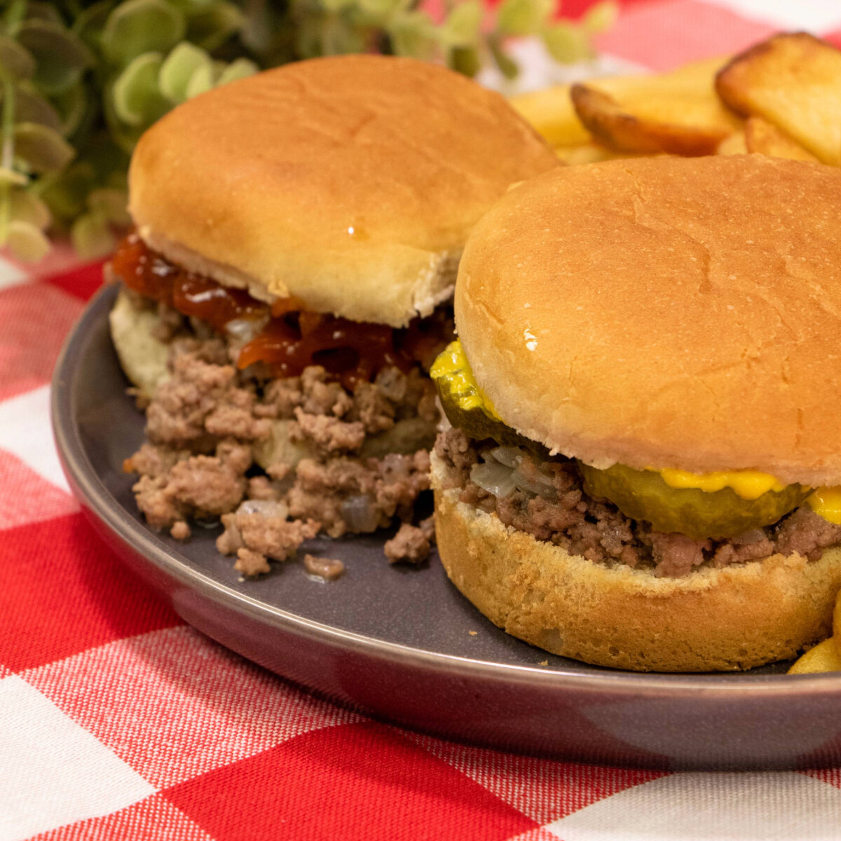 Craving a classic comfort food favorite? Dive into our blog post for the ultimate showdown between Copycat Maid-Rite and Sloppy Joe recipes! 🍔 

#MidamarHalal #Halal #SloppyJoeRecipe #MaidRiteRecipe