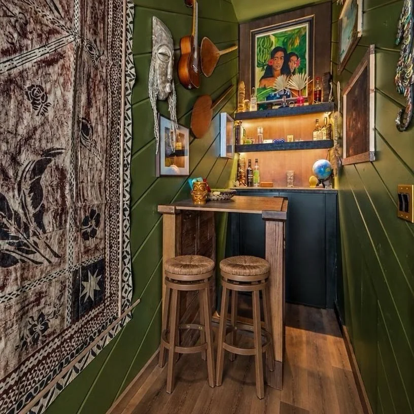 📍 Lab Notes 
Ever wonder why that tiki bar photo is the one guests screenshot to send their group chat?
Theme rooms aren&rsquo;t nostalgia for nostalgia&rsquo;s sake &mdash; they&rsquo;re a retention strategy. 

A hidden speakeasy behind an unmarked