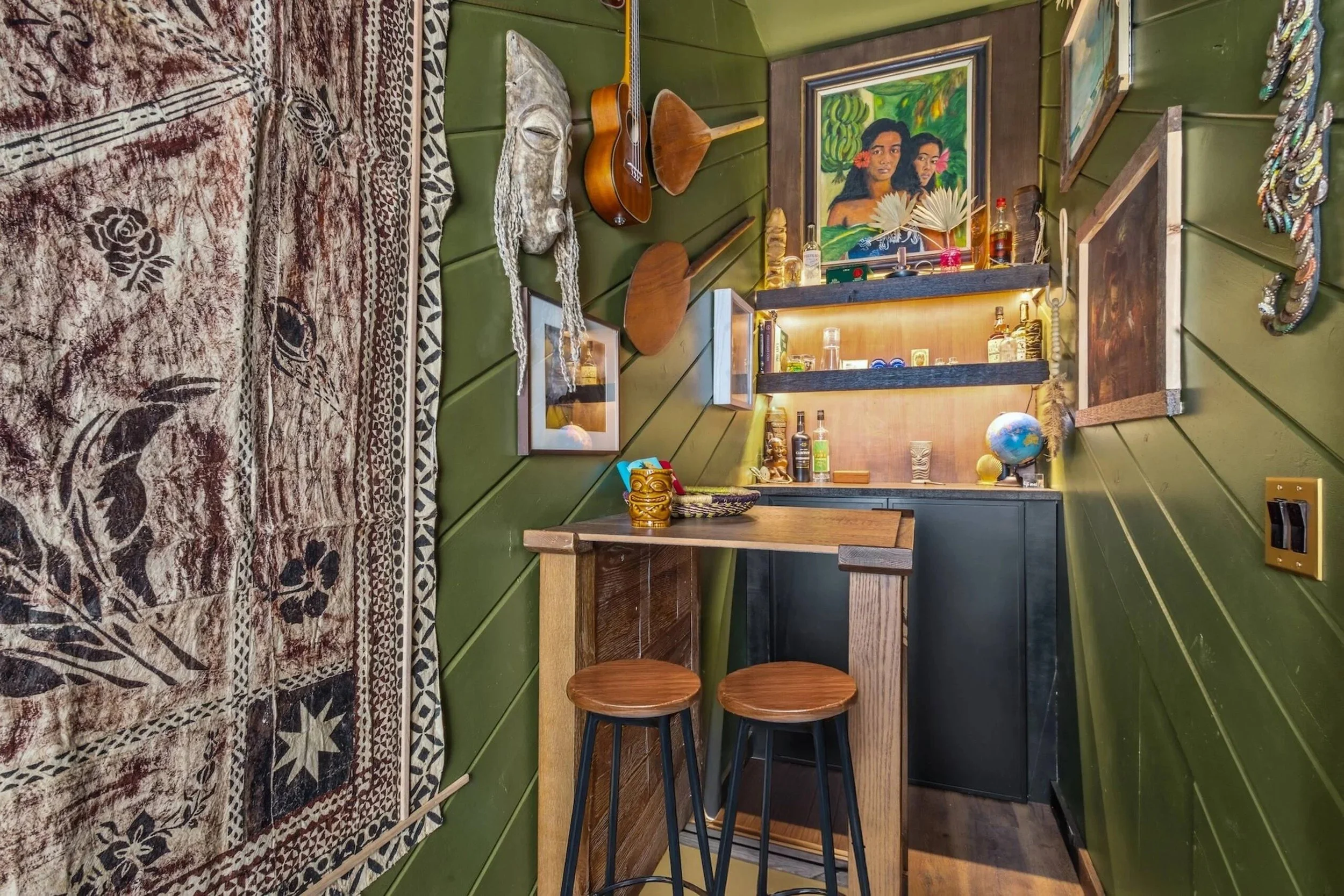 SC_tiki_bar.jpg