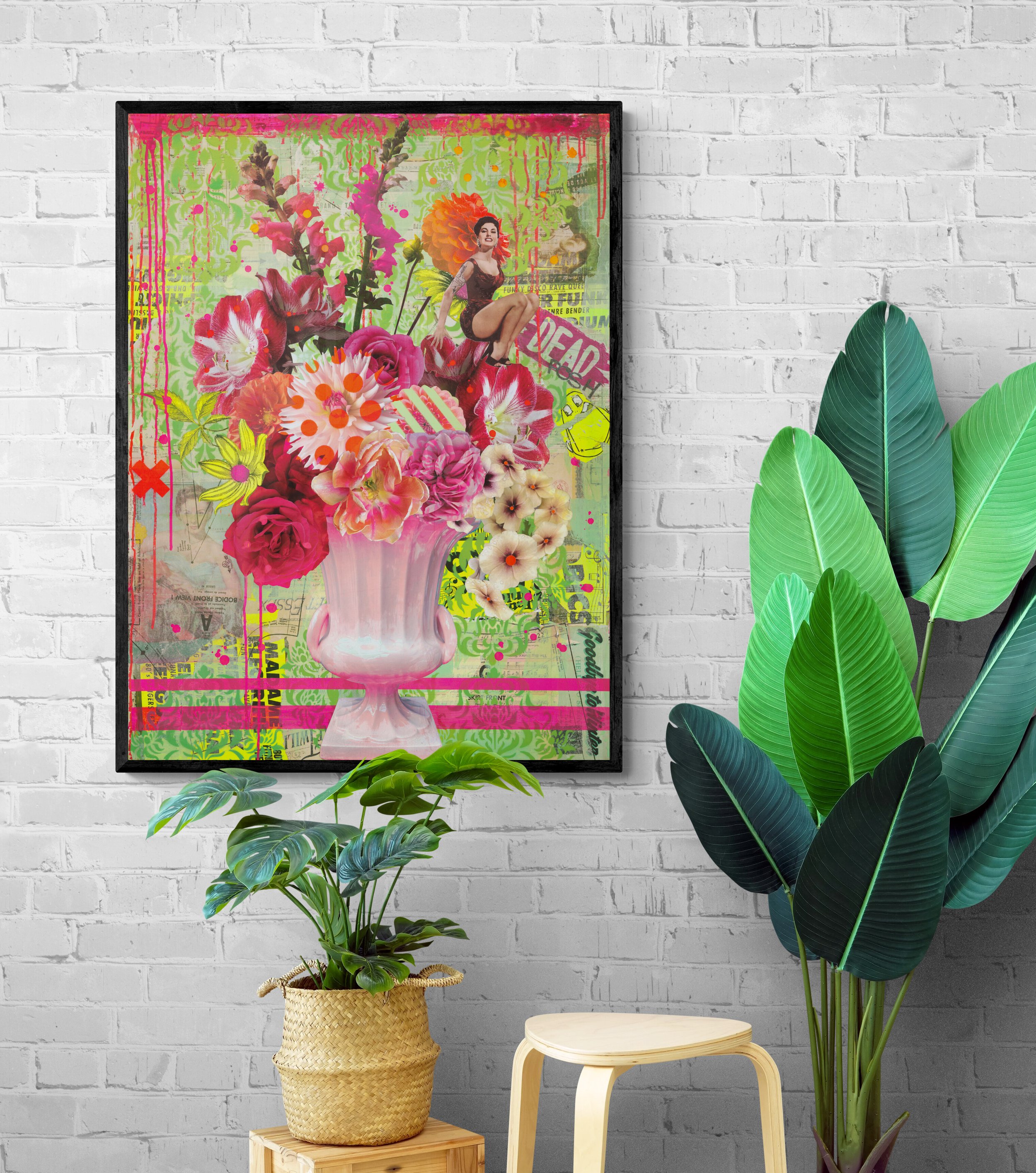 Bright_room_with_tropical_plants.jpg
