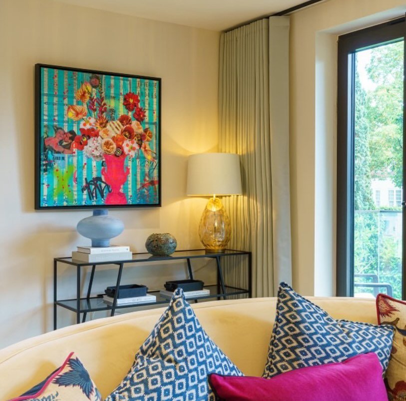 Always nice to see a piece looking very at home in an interior setting 👌🏻
//
Huge thanks to @parkgallery_cheltenham for hanging &lsquo;Cheap Thrills&rsquo; in a beautiful development by @brookworthhomes 
//
Photography with thanks to @richardsudbur