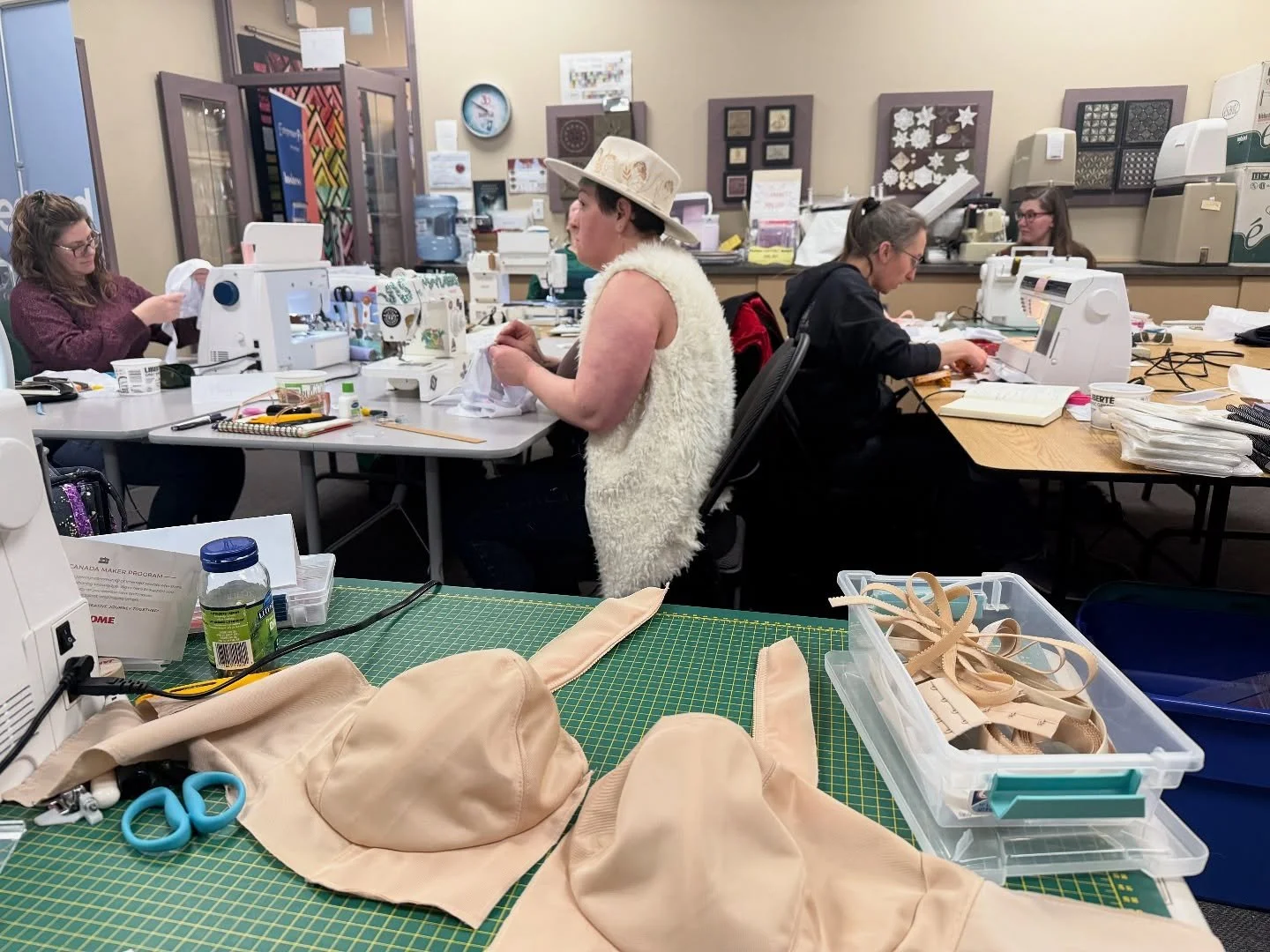 Looking forward to teaching this weekend in Saskatoon @thesewingmachinestore ! I&rsquo;ve been busy printing worksheets and assembling my supplies. Looking forward to meeting my new students!

Interested in joining us? More info at my link in bio. :)