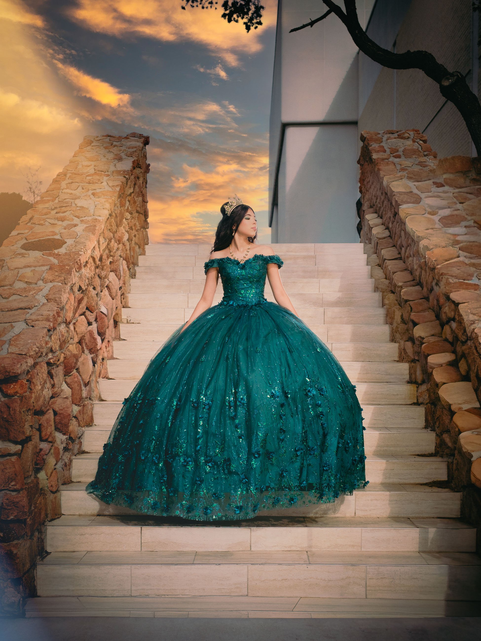 luxury quinceañera photography in Albuquerque, quinceañera photographer in New Mexico, fotografía de quinceañera en Albuquerque, elegant quinceañera portraits in Albuquerque, high end quinceañera photos in New Mexico, quinceañera dresses and portrait