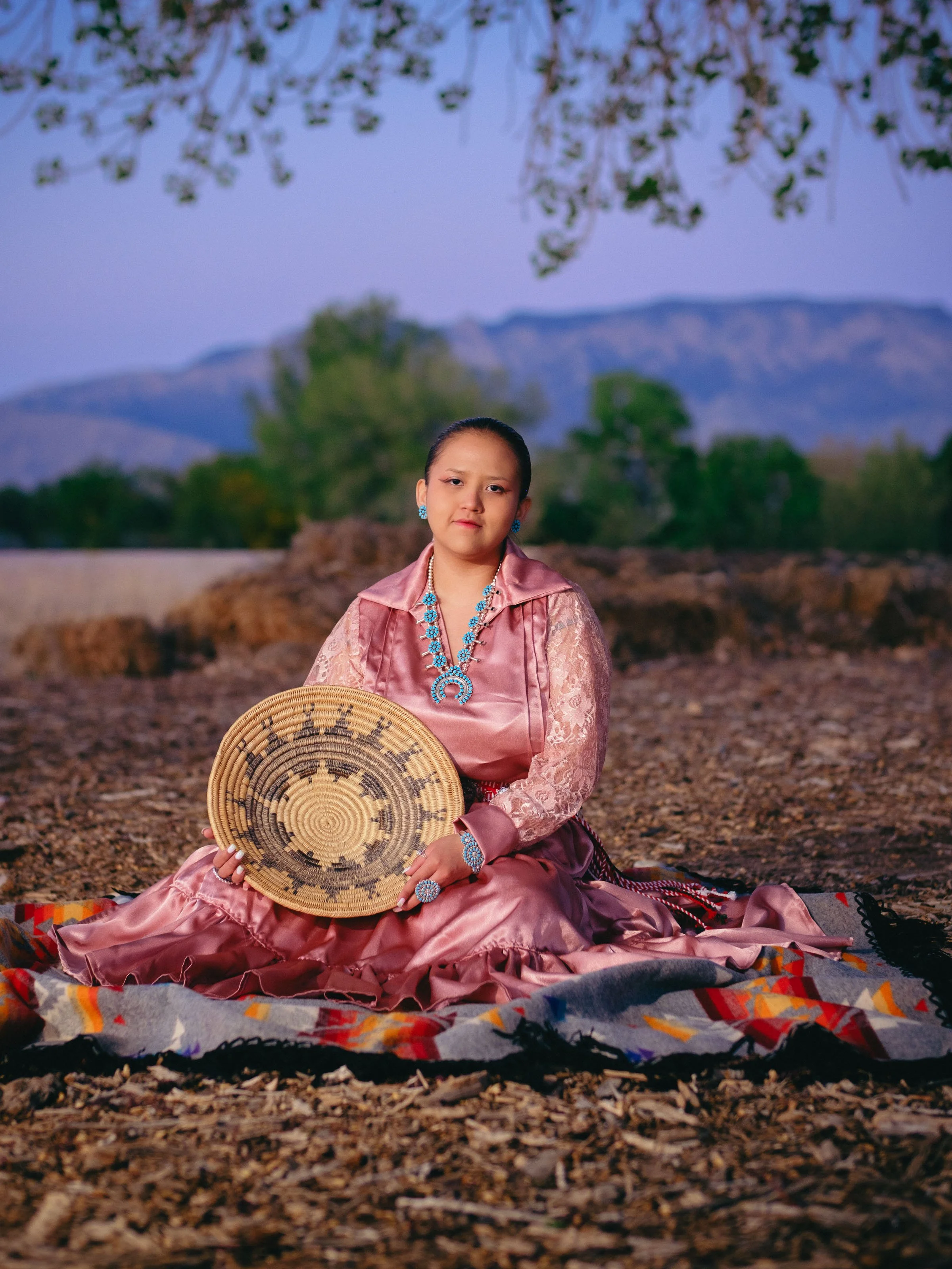 Native American senior photos in New Mexico, Albuquerque senior photography, traditional senior portraits in Albuquerque, Indigenous graduation photos in New Mexico, colorful senior pictures in Albuquerque, cultural senior photo session in New Mexico