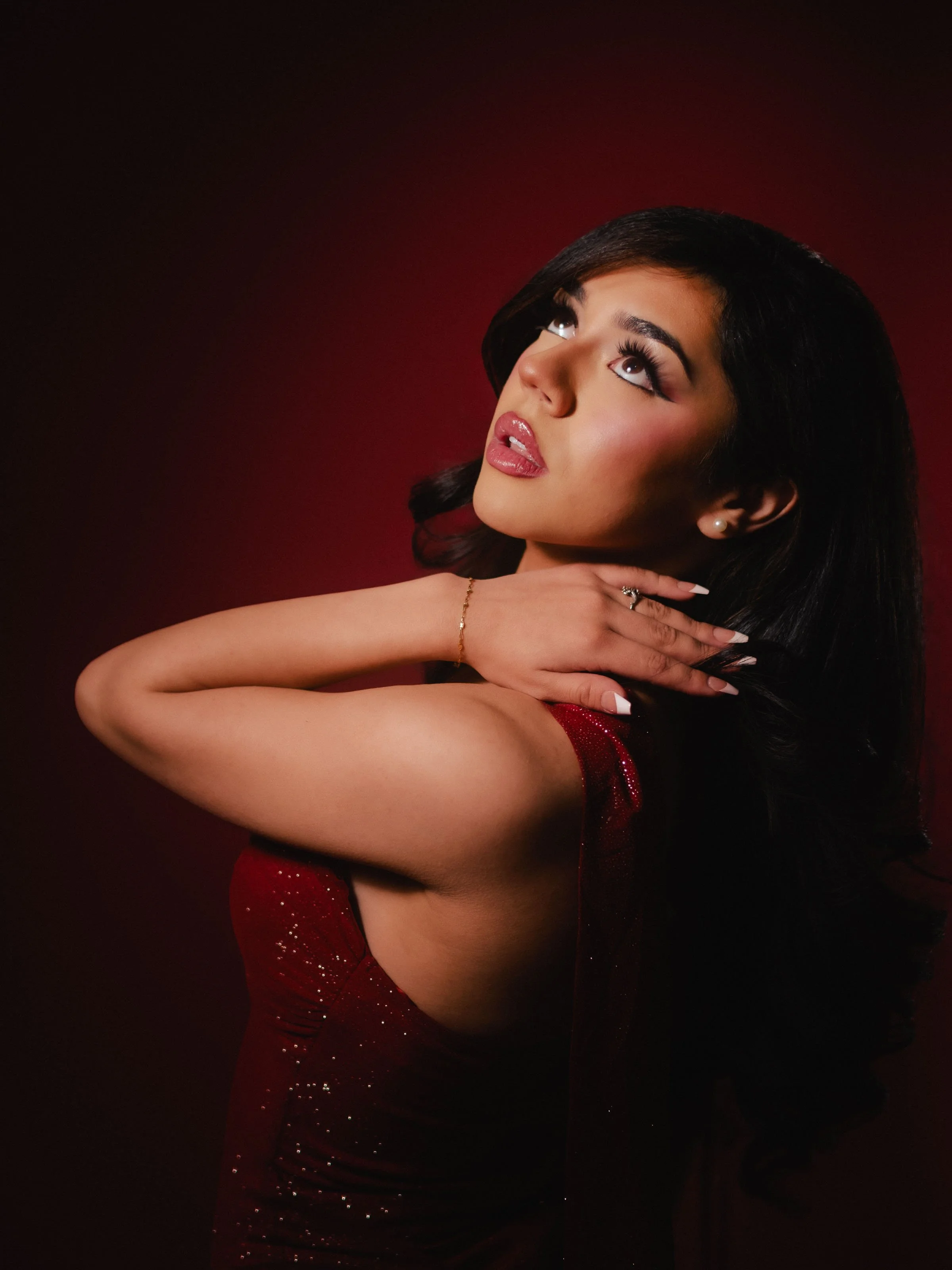 Birthday photoshoots in albuquerque, birthday photos in albuquerque, Studio birthday photography in New Mexico, Red backdrop birthday pics, elegant birthday photoshoot in New Mexico