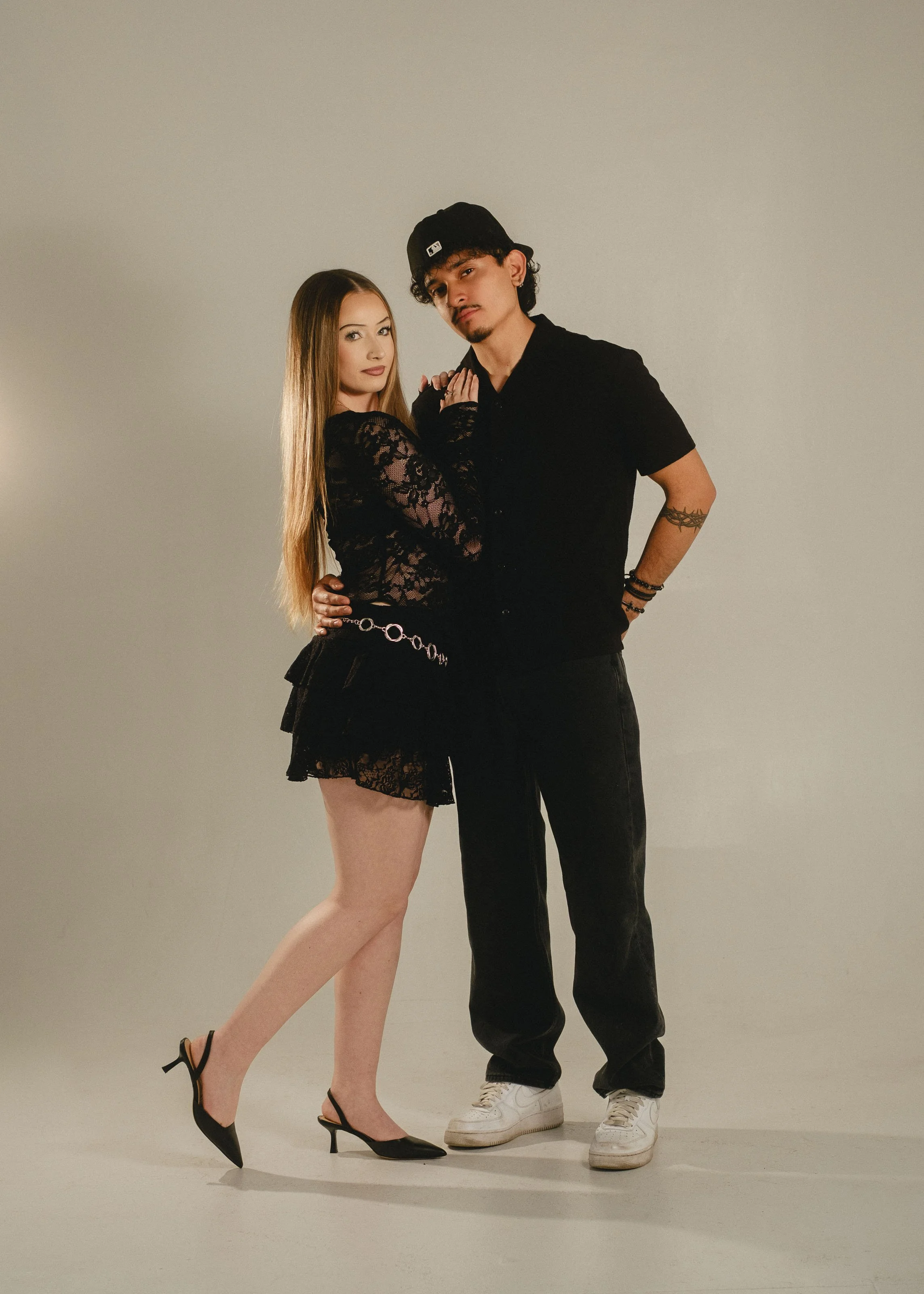 couples photography, Albuquerque couple portraits, 90s portraits, albuquerque photography, mall couples photos in Albuquerque, couples photoshoot