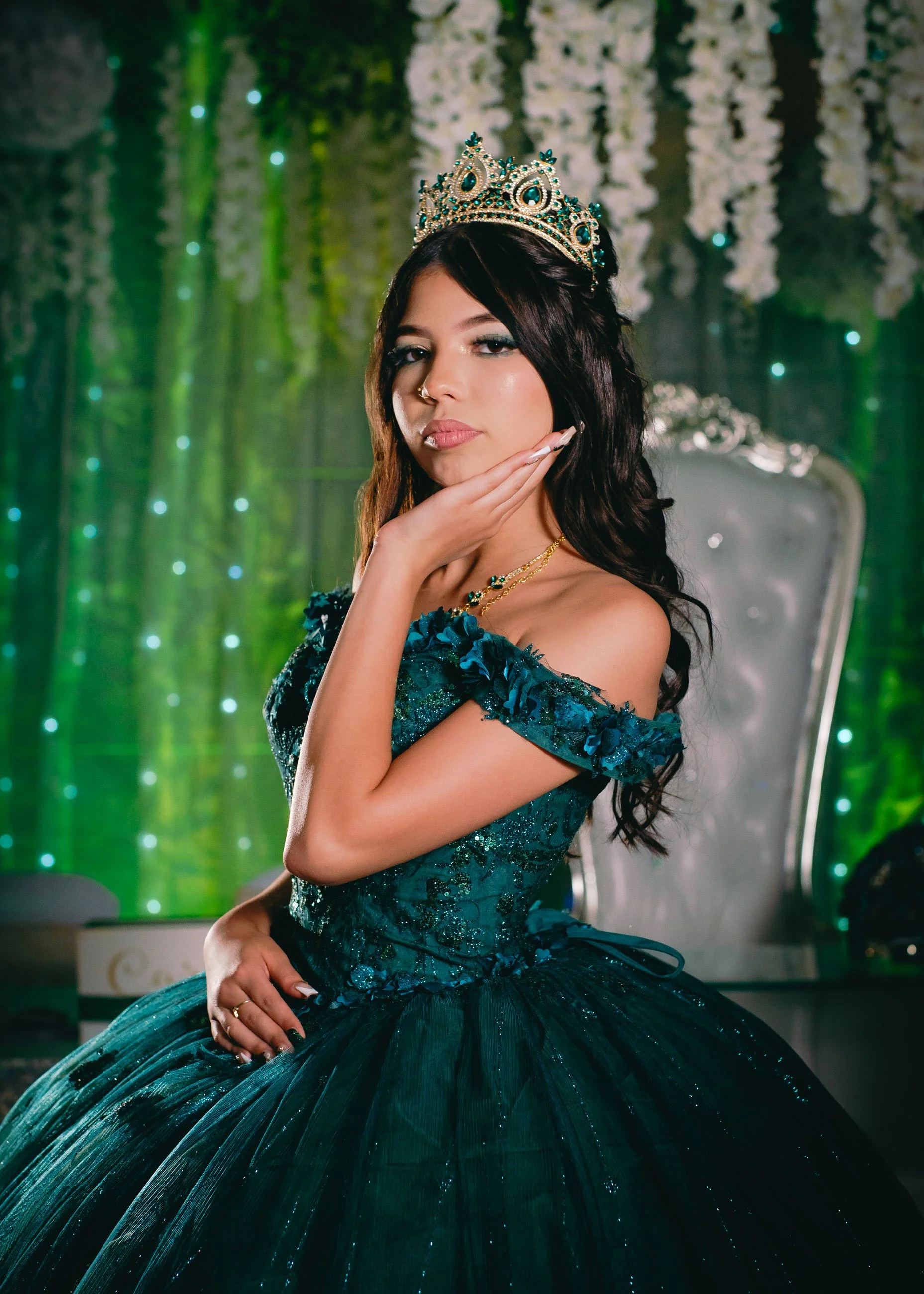 best quinceañera photographer in Albuquerque, quinceañera photography in New Mexico, fotógrafo de quinceañera en Nuevo México, glamorous quinceañera photos in Albuquerque, quinceañera session in Albuquerque, colorful quinceañera portraits in New Mexi