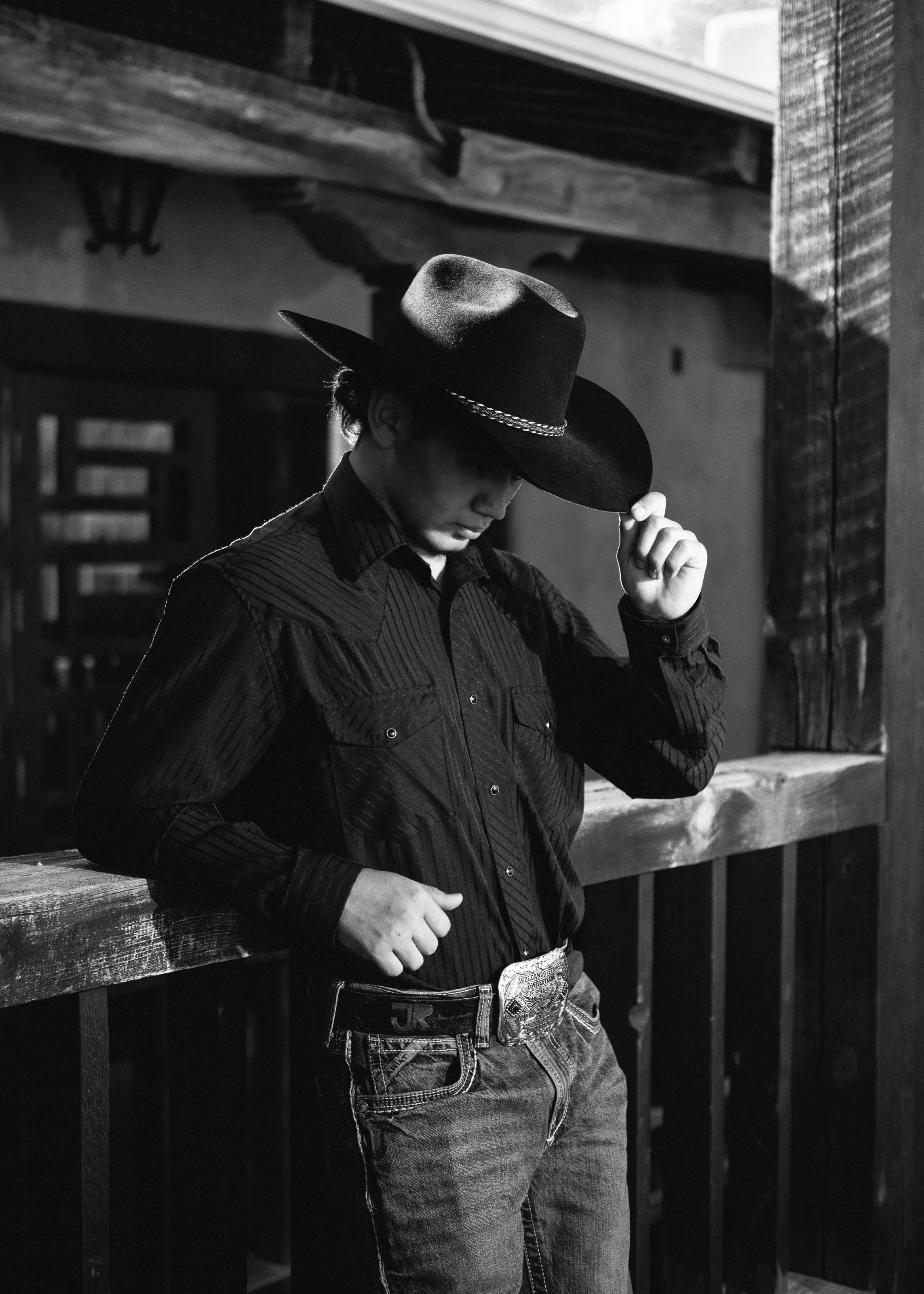 rustic senior photos in Albuquerque, male senior photography in Albuquerque, country senior pictures in New Mexico, high school senior portraits in Albuquerque, western senior photo session in Albuquerque, cowboy senior pictures in New Mexico