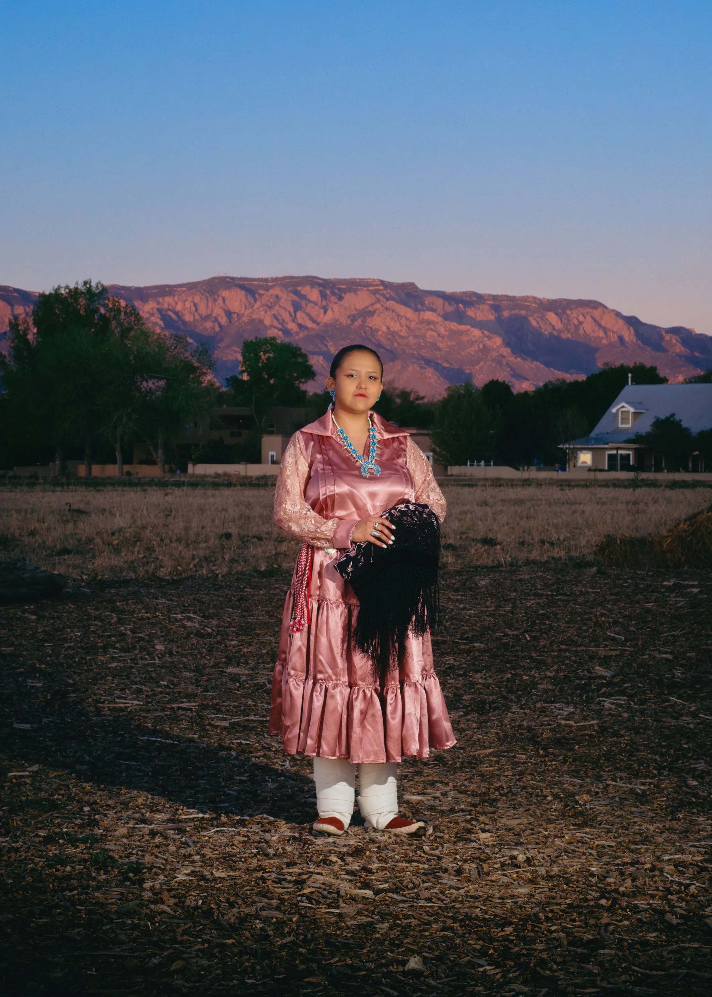 Native American senior photos in New Mexico, Albuquerque senior photography, traditional senior portraits in Albuquerque, Indigenous graduation photos in New Mexico, colorful senior pictures in Albuquerque, cultural senior photo session in New Mexico