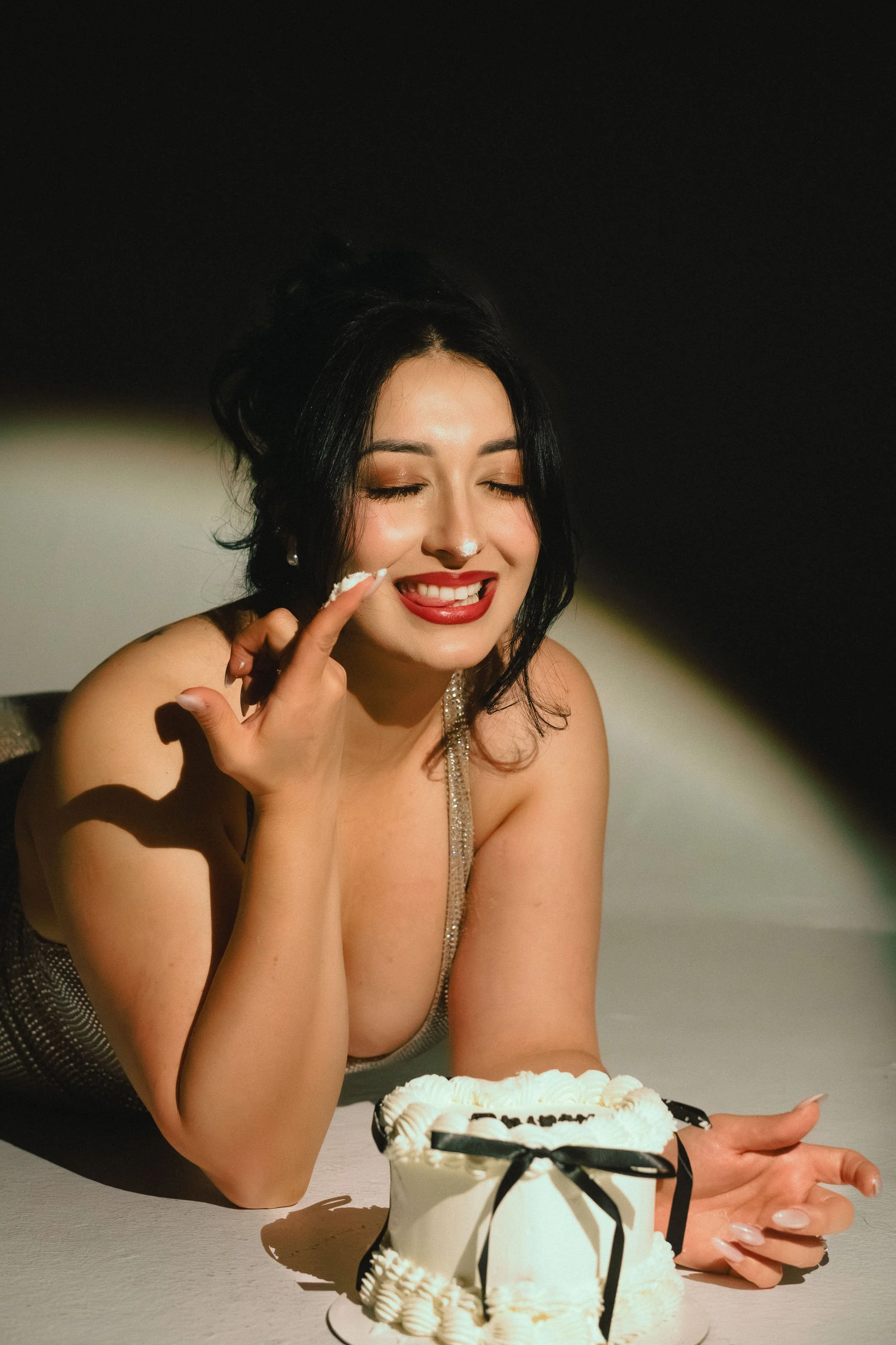 Dreamy spotlight birthday photoshoot in Albuquerque, Trendy birthday photos in Albuquerque, Editorial birthday photography in New Mexico, Studio birthday portraits for women in Albuquerque, Glam birthday photoshoot ideas in New Mexico, Luxury birthda