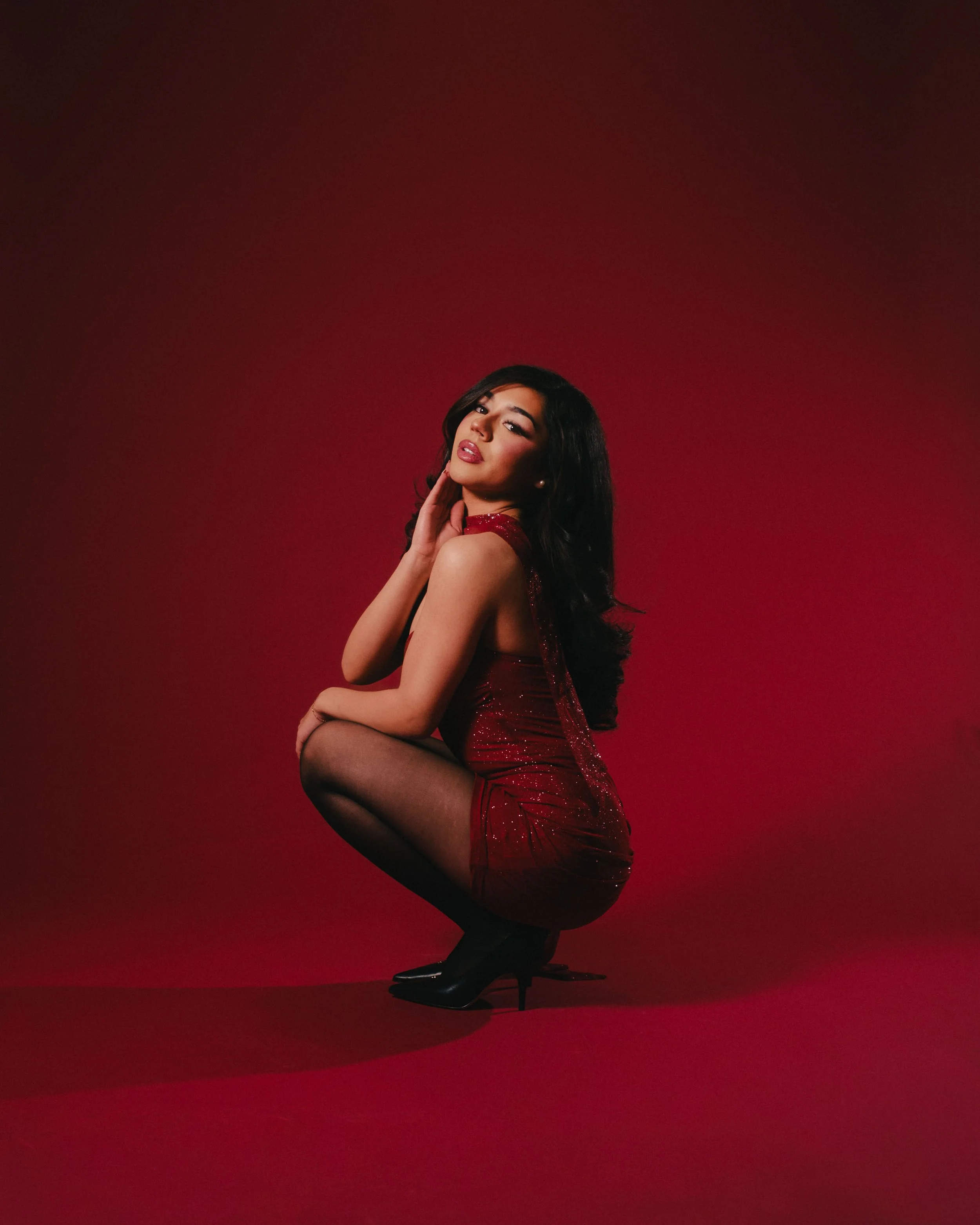 Birthday photoshoots in albuquerque, birthday photos in albuquerque, Studio birthday photography in New Mexico, Red backdrop birthday pics, elegant birthday photoshoot in New Mexico