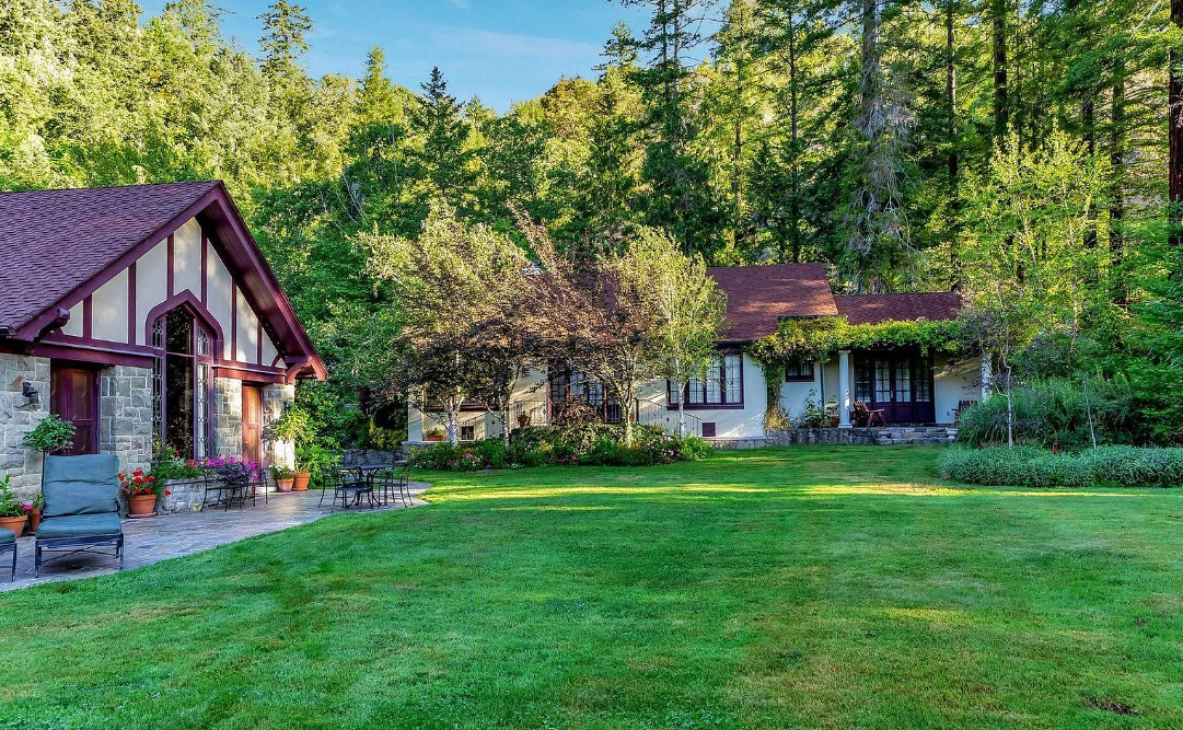 East Lawn facing cottage.png