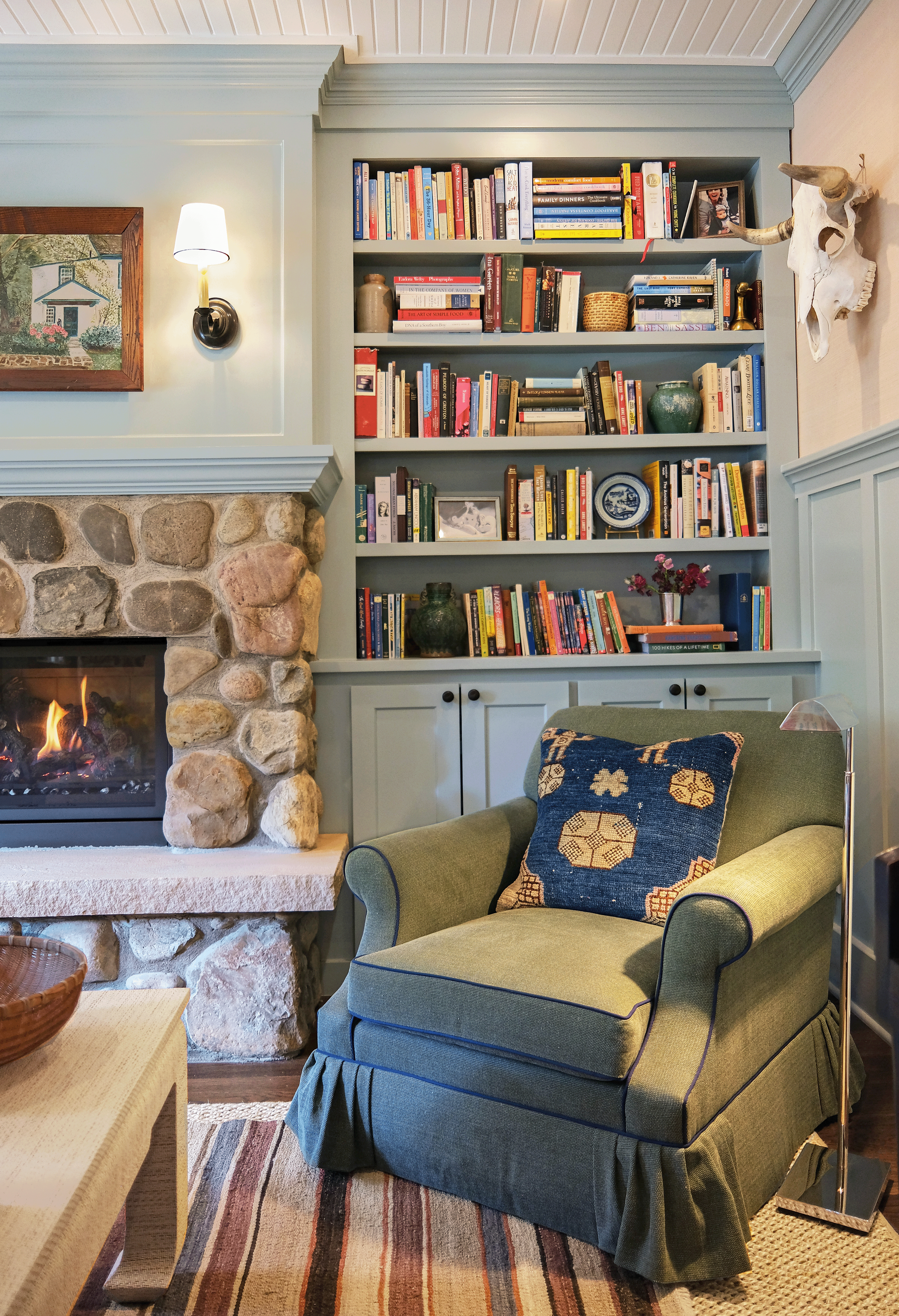 LIVING ROOM -small.png