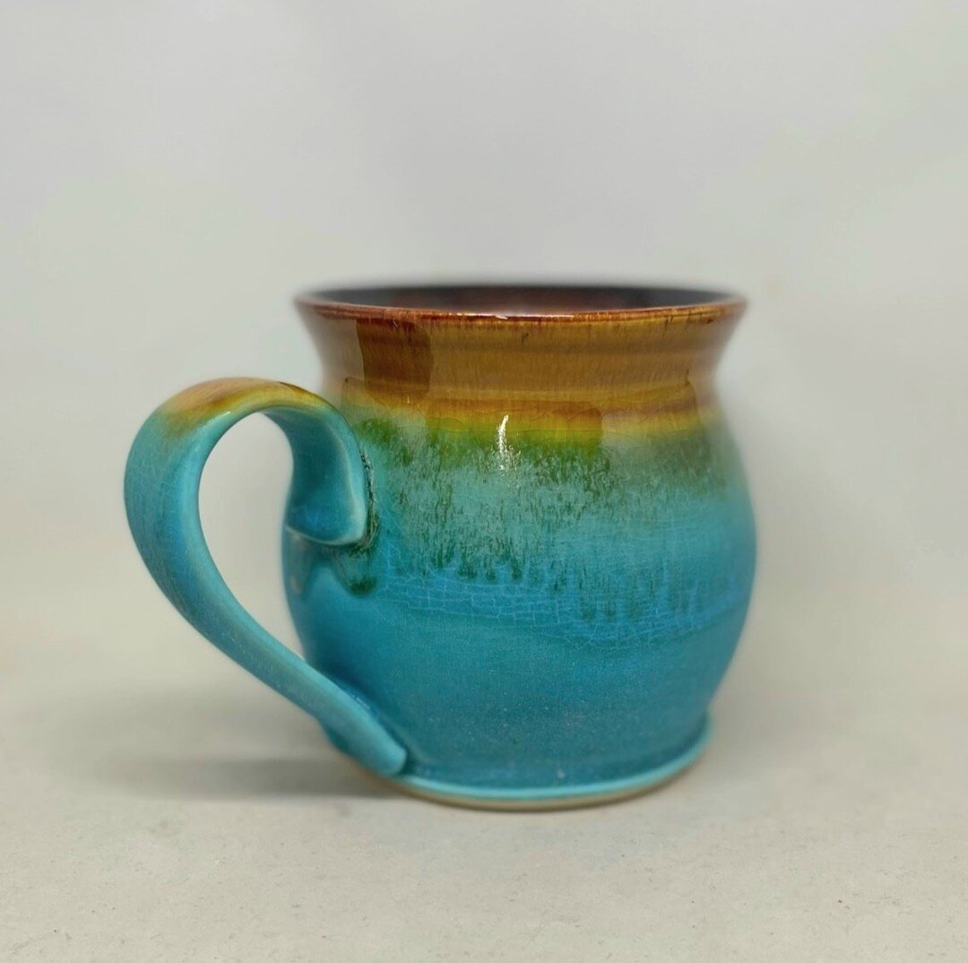 These are really fun pieces. A couple found new homes in Melfort - lucky ducks!!
.
.
.
#madeincanada #madeinsaskatchewan #handmade pottery #potterymugs #prettythings prettythings