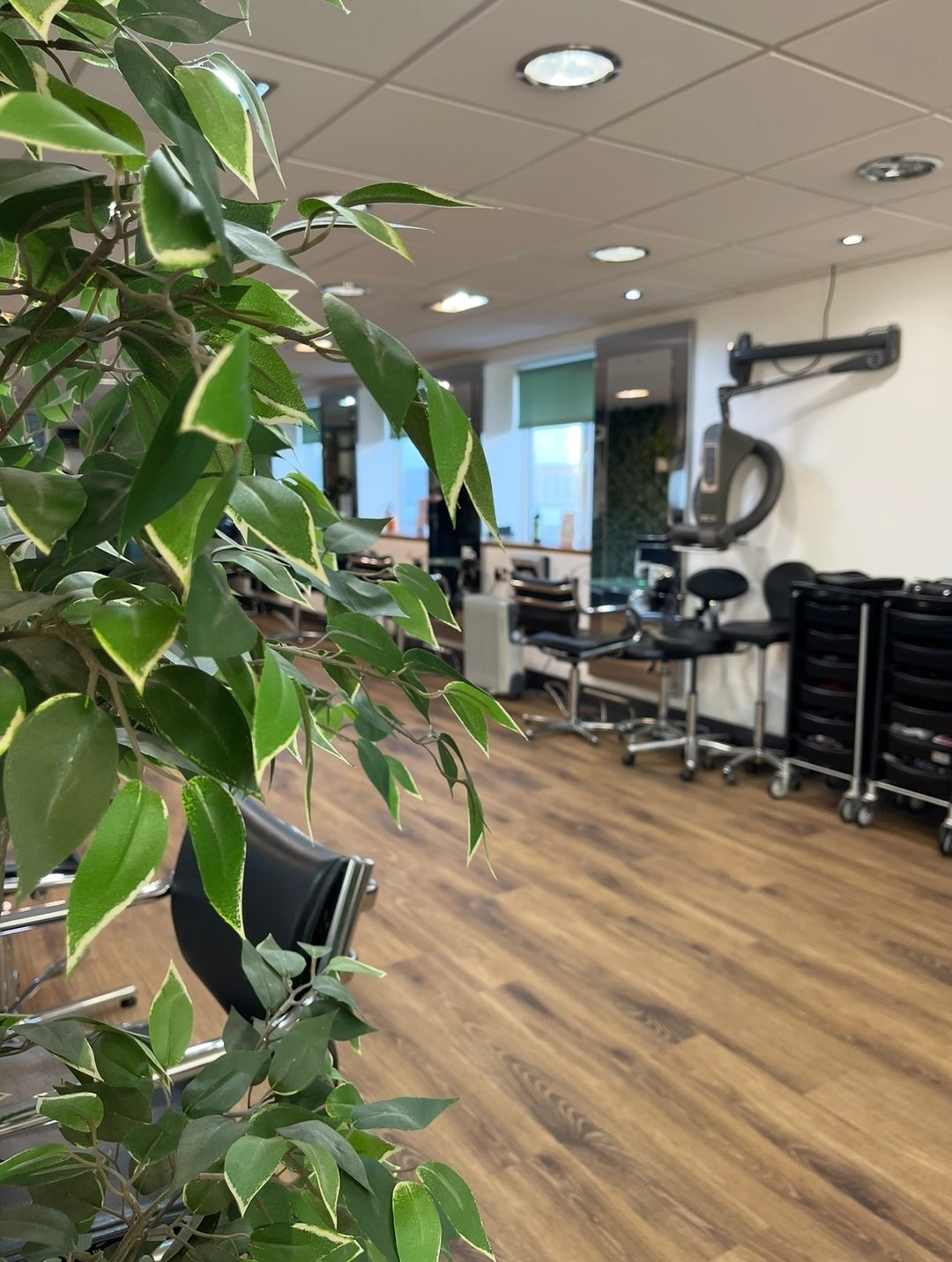 SKIN TESTING ⚠️
Your safety is our top priority, which is why we always carry out a skin test before any colour service. It’s a quick and simple step, but a really important one.
A skin test is required before any colour service if you're new