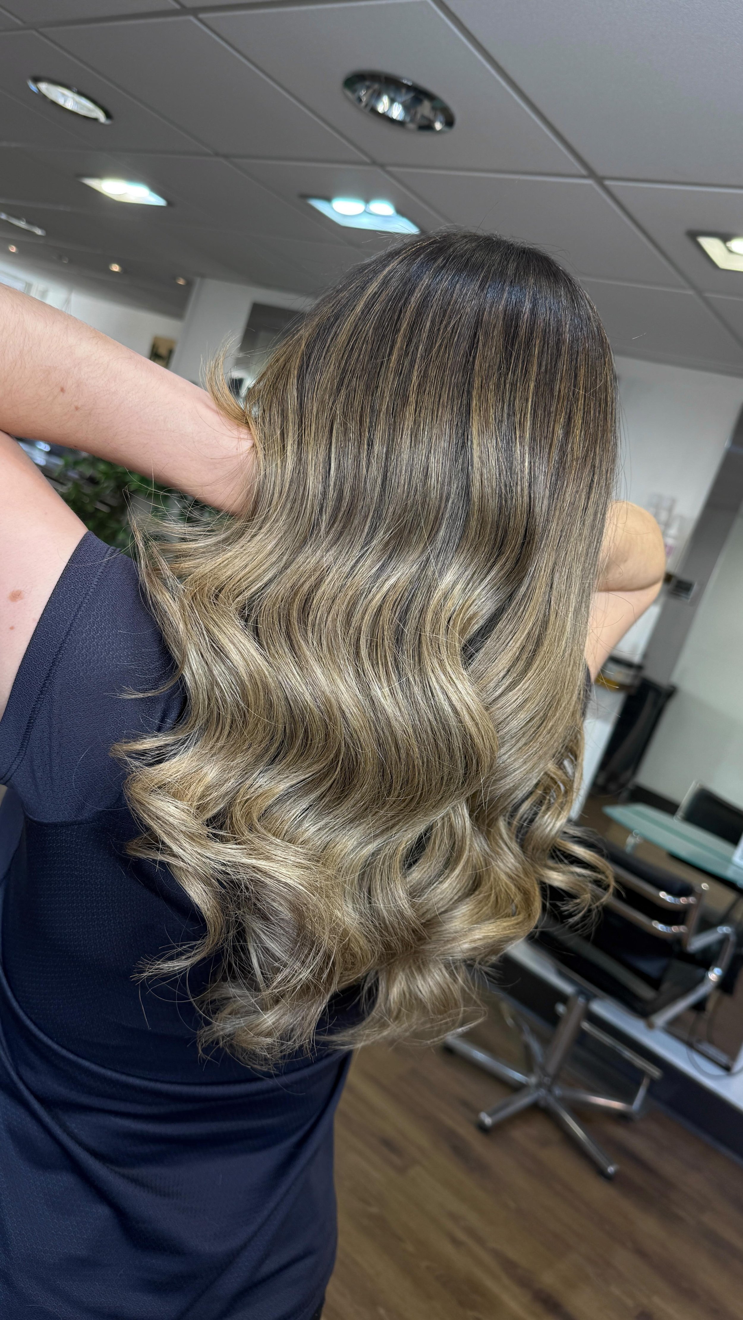 THE GLOW UP WAS REAL 😍
COLOUR & CUT BY: @darceyholland
SERVICES INCLUDED:
- Full Balayage
- Olaplex
- Toner
- Thick / Below Shoulder Cut & Blowdry
🌿01903 772200
🌿Direct message to book
🌿Online booking via website
www.serenityrusti