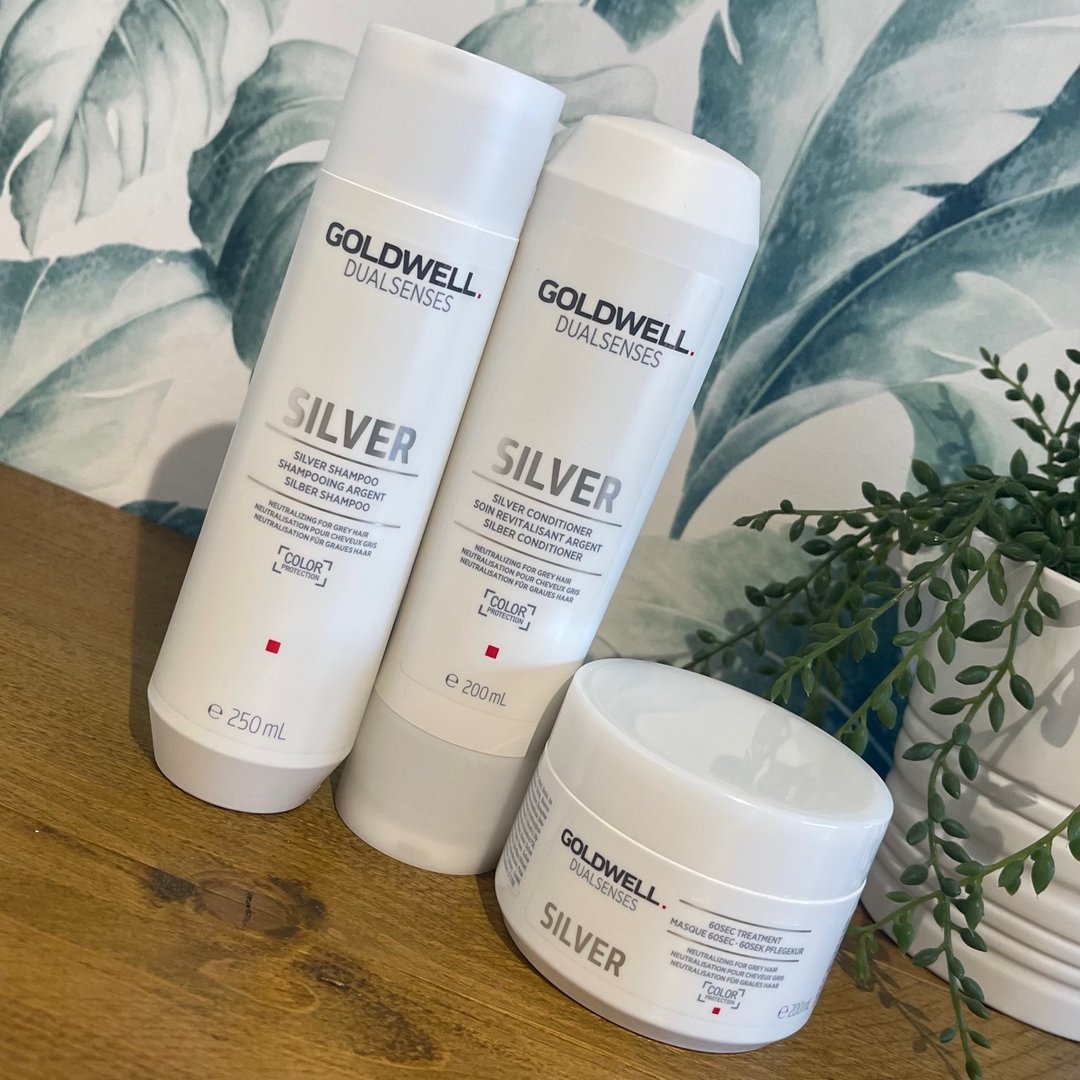 SILVER🤍
SHAMPOO- Neutralizes unwanted yellow tones and instantly refines cool effect. As gentle as water, the unique Fade Stop Formula minimizes colour fading with every use.
CONDITIONER- Detangles immediately. Neutralizes unwanted yellow tones.