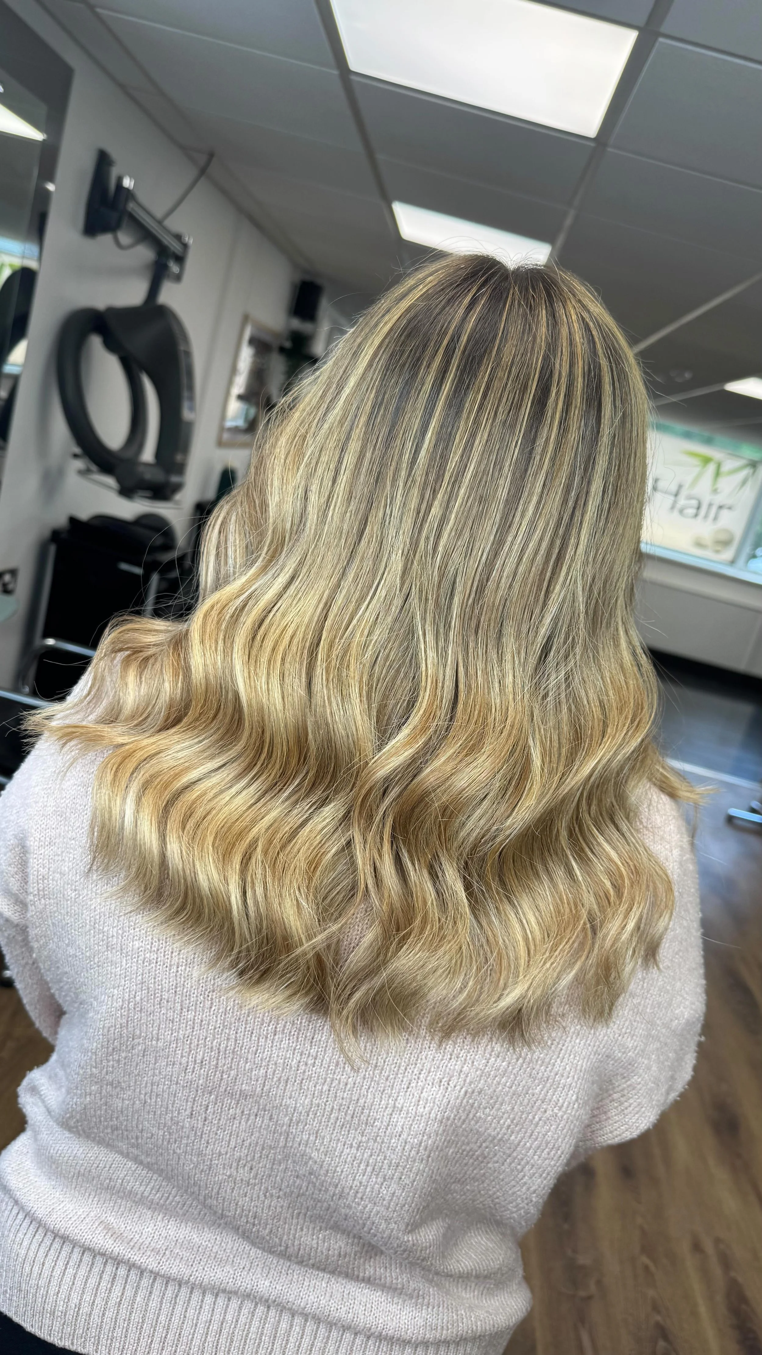 BALAYAGE GLOW UP π
COLOUR & CUT BY: Tara
SERVICES INCLUDED: Full balayage , Toner , Olaplex , Blowdry
πΏ01903 772200
πΏDirect message to book
πΏOnline booking via website
www.serenityrustington.co.uk