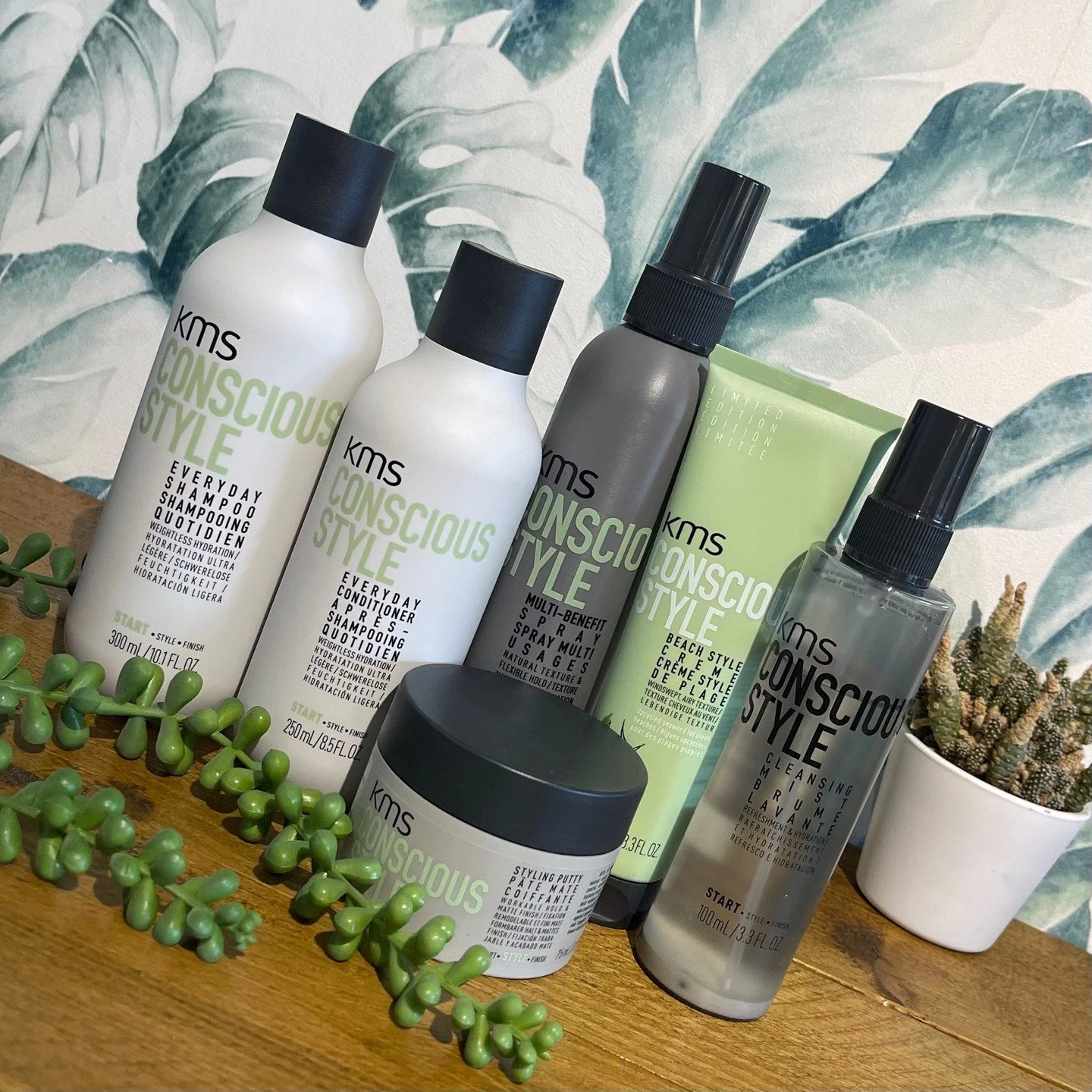 CONSCIOUS STYLE💚

SHAMPOO
- Gently cleanses and provides weightless hydration.
- Leaves hair with a natural feel and a healthy shine.
Lather. Rinse. Repeat if necessary. Follow with conditioner.

CONDITONER
- Detangles and provides weightless hydrat
